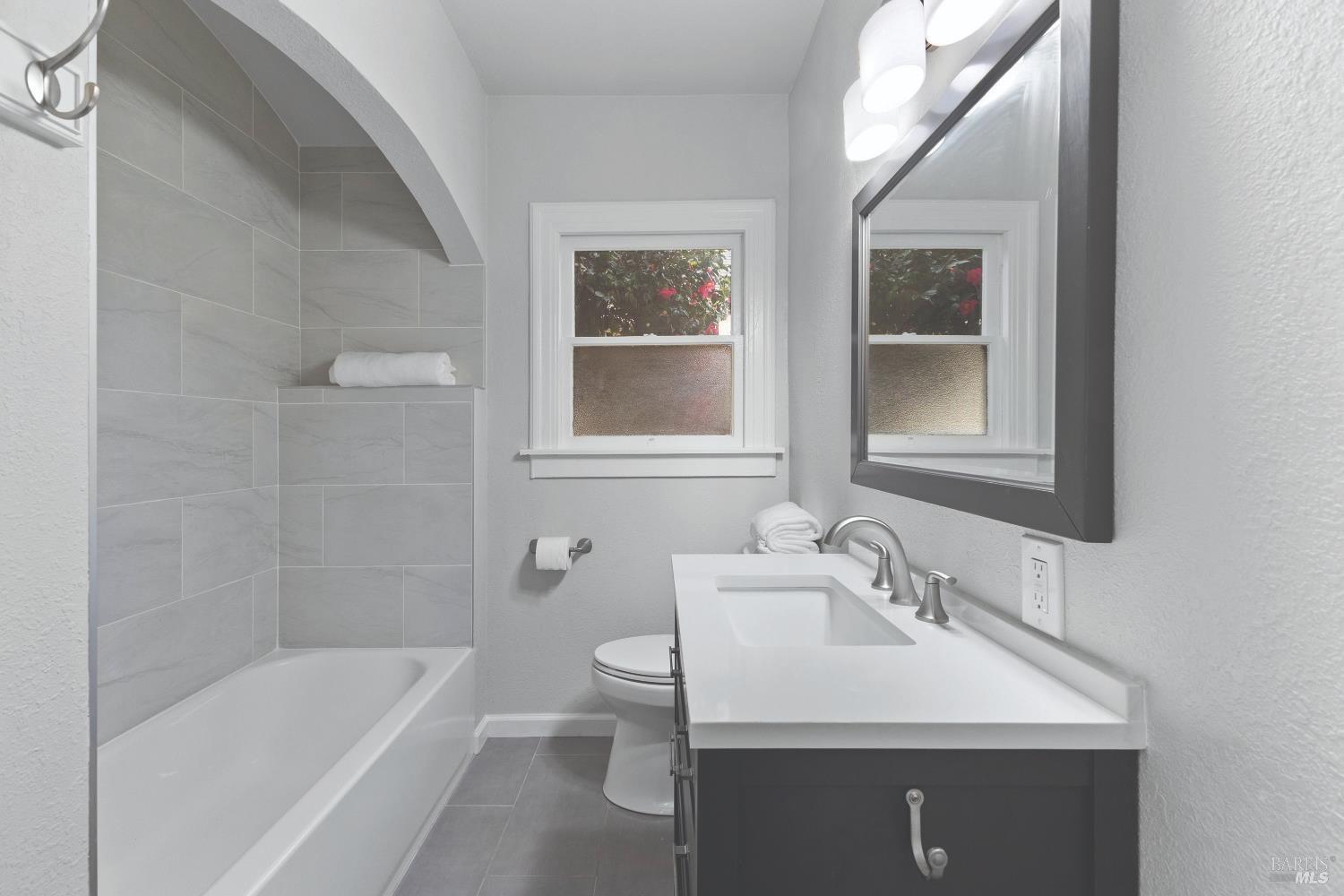 Santa Rosa, California, 95404, United States, 2 Bedrooms Bedrooms, ,2 BathroomsBathrooms,Residential,For Sale,2013277