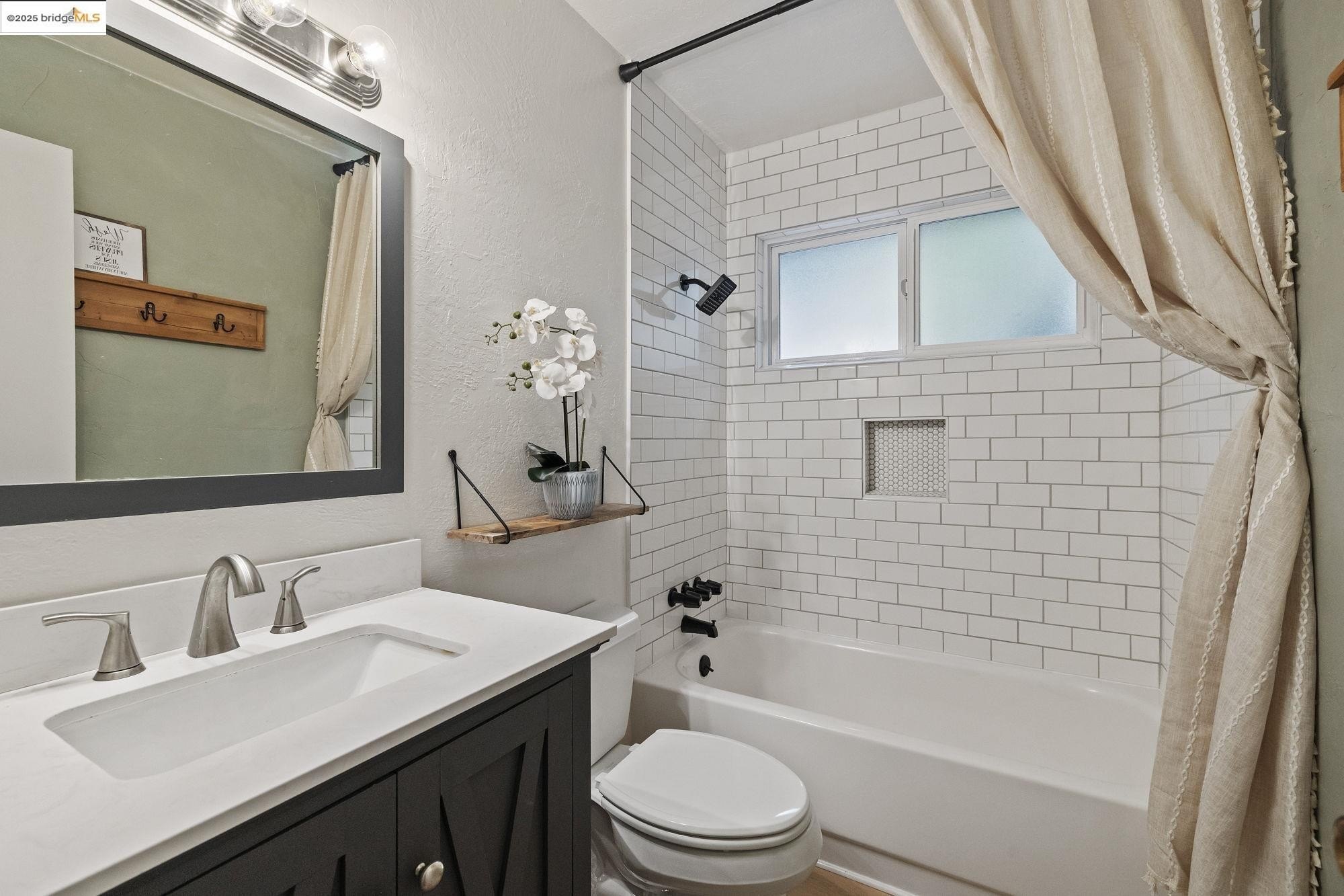 Tuolumne, California, 95379, United States, 4 Bedrooms Bedrooms, ,3 BathroomsBathrooms,Residential,For Sale,1980898