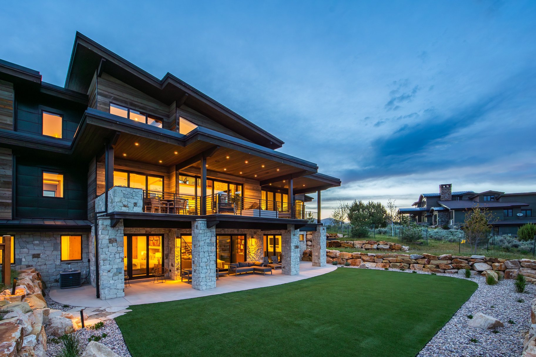  New Mountain Contemporary Home on Rare Double Lot with Timp Views - 物件實景