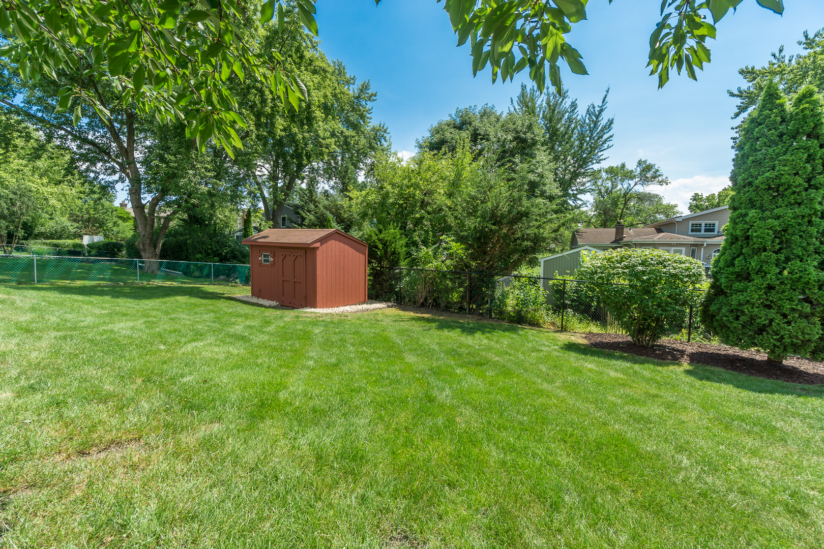 Arlington Heights, Illinois, 60005, United States, 5 Bedrooms Bedrooms, ,3 BathroomsBathrooms,Residential,For Sale,1921058