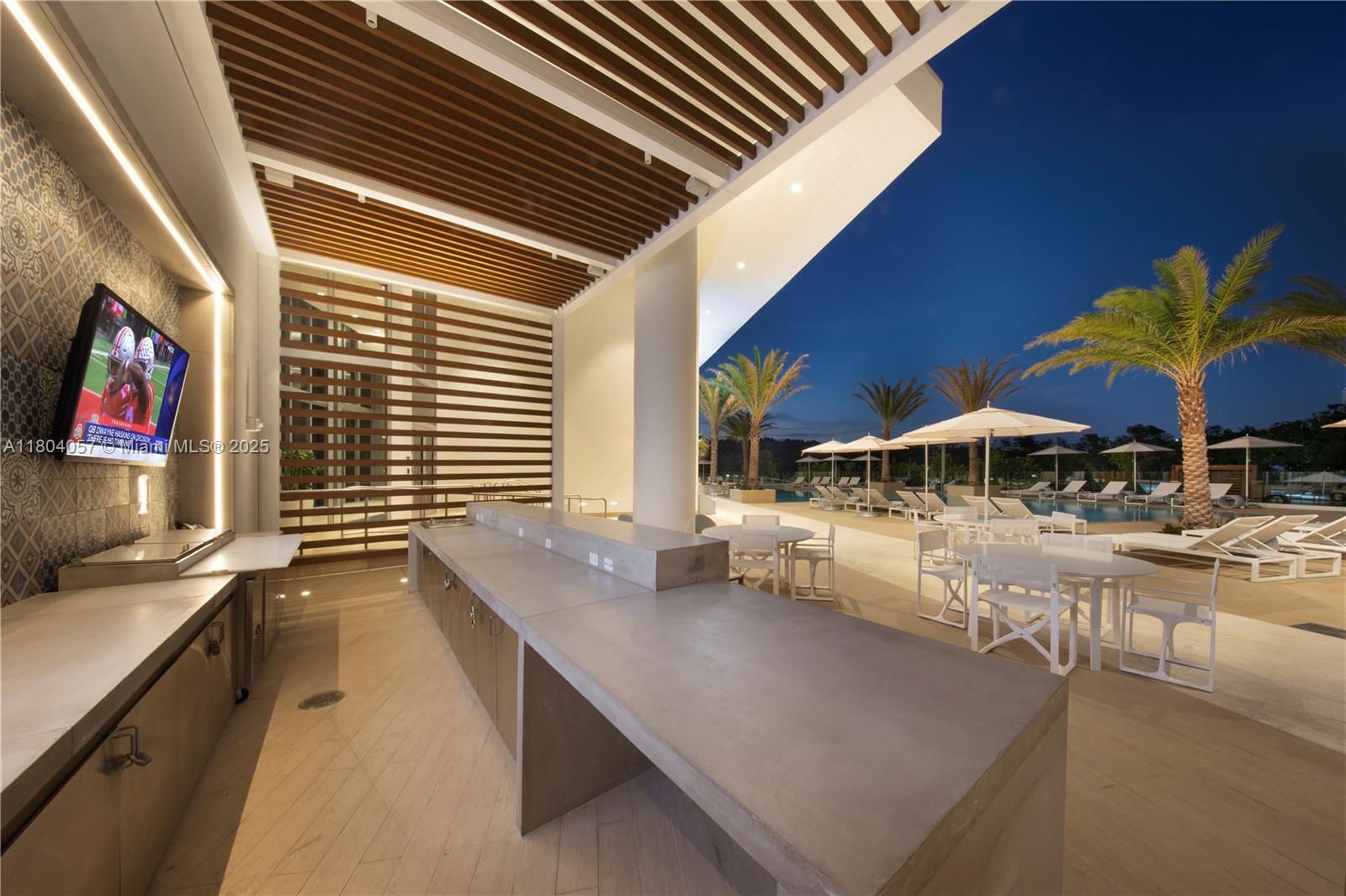 North Miami Beach, Florida, 33160, United States, 2 Bedrooms Bedrooms, ,2 BathroomsBathrooms,Residential,For Sale,1826638