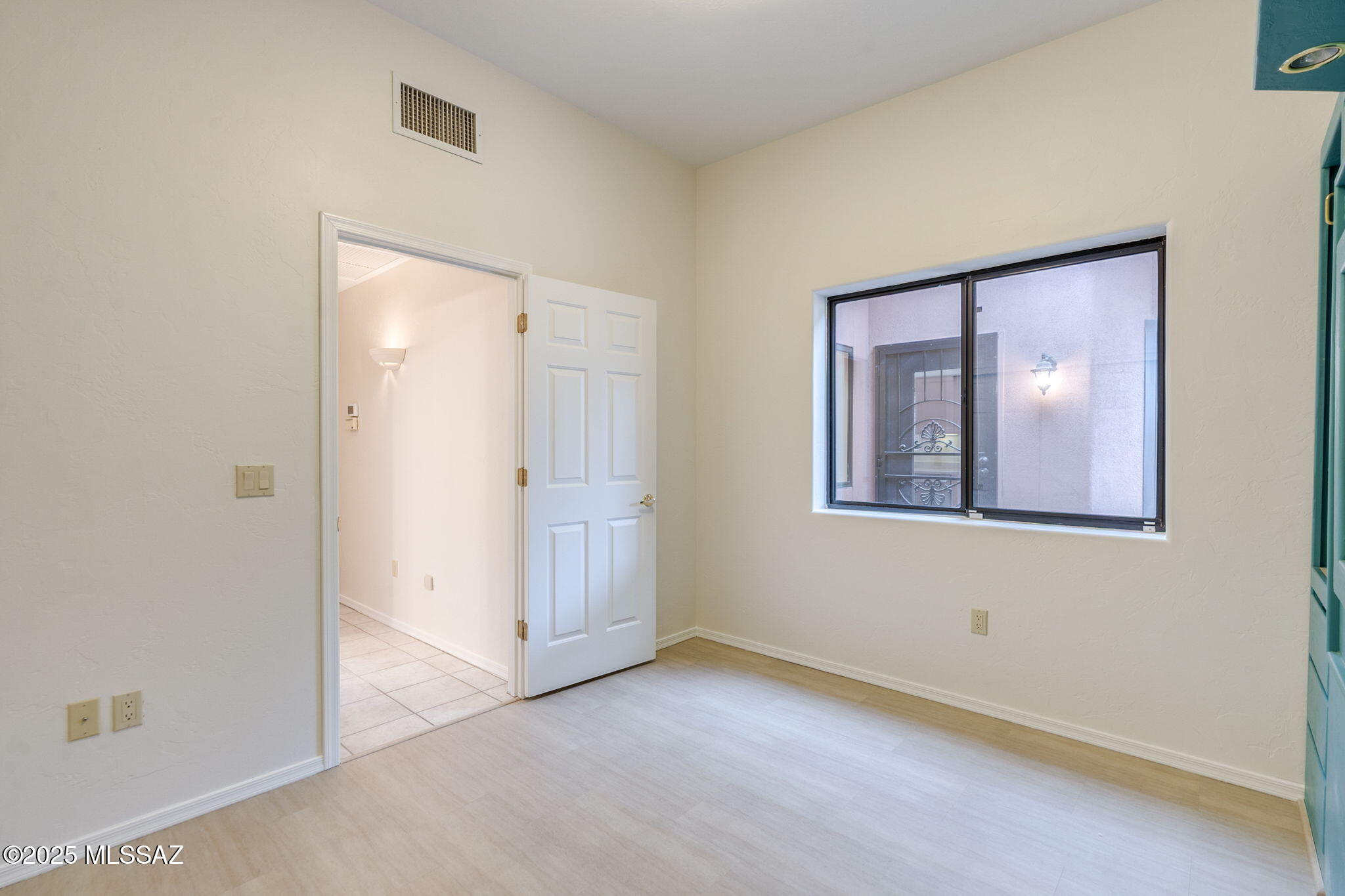 Tucson, Arizona, 85718, United States, 3 Bedrooms Bedrooms, ,2 BathroomsBathrooms,Residential,For Sale,1891107