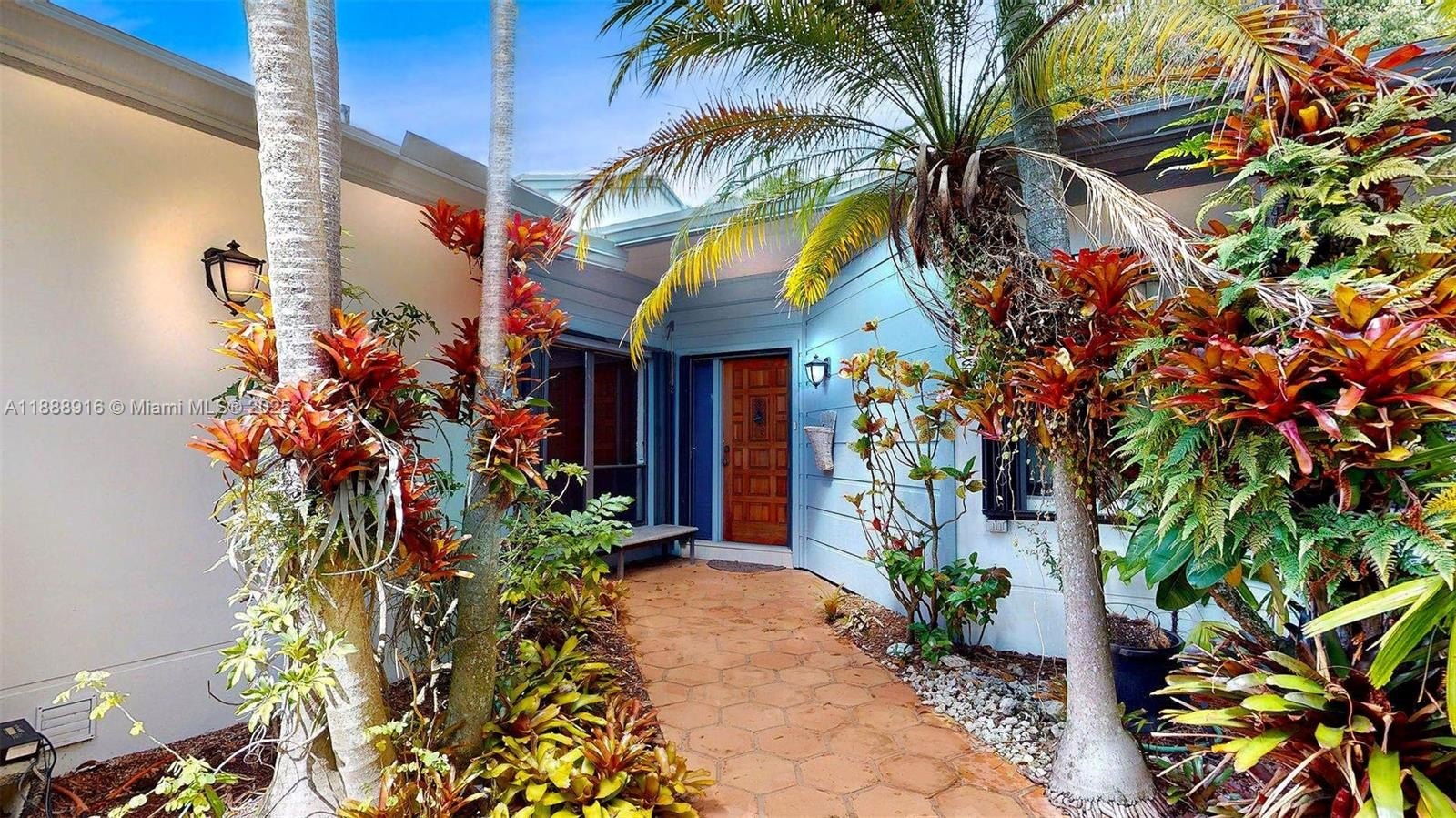 Doral, Florida, 33178, United States, 2 Bedrooms Bedrooms, ,2 BathroomsBathrooms,Residential,For Sale,1975384