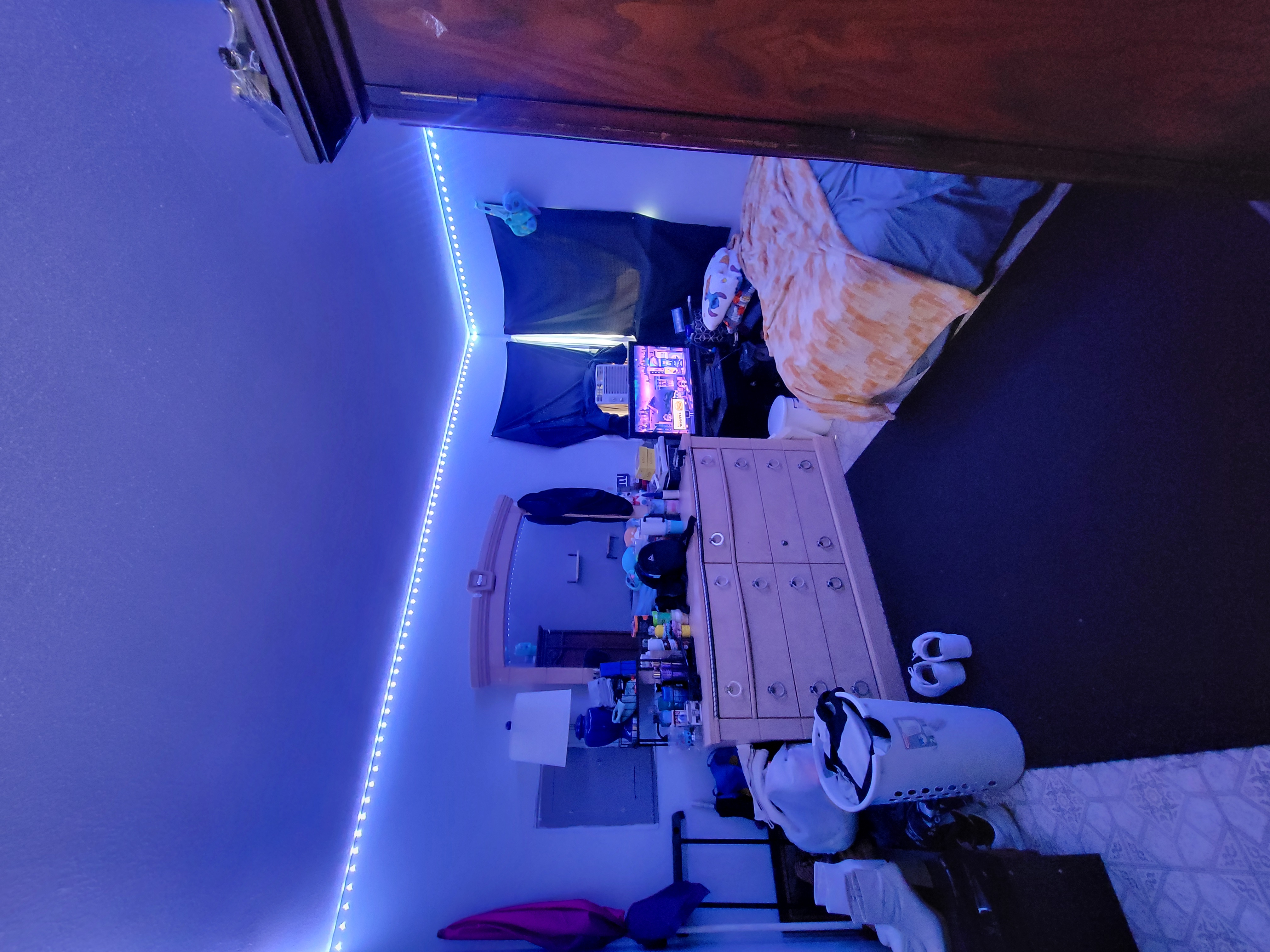 Carteret, New Jersey, 07008, United States, 6 Bedrooms Bedrooms, ,2 BathroomsBathrooms,Residential,For Sale,1980977