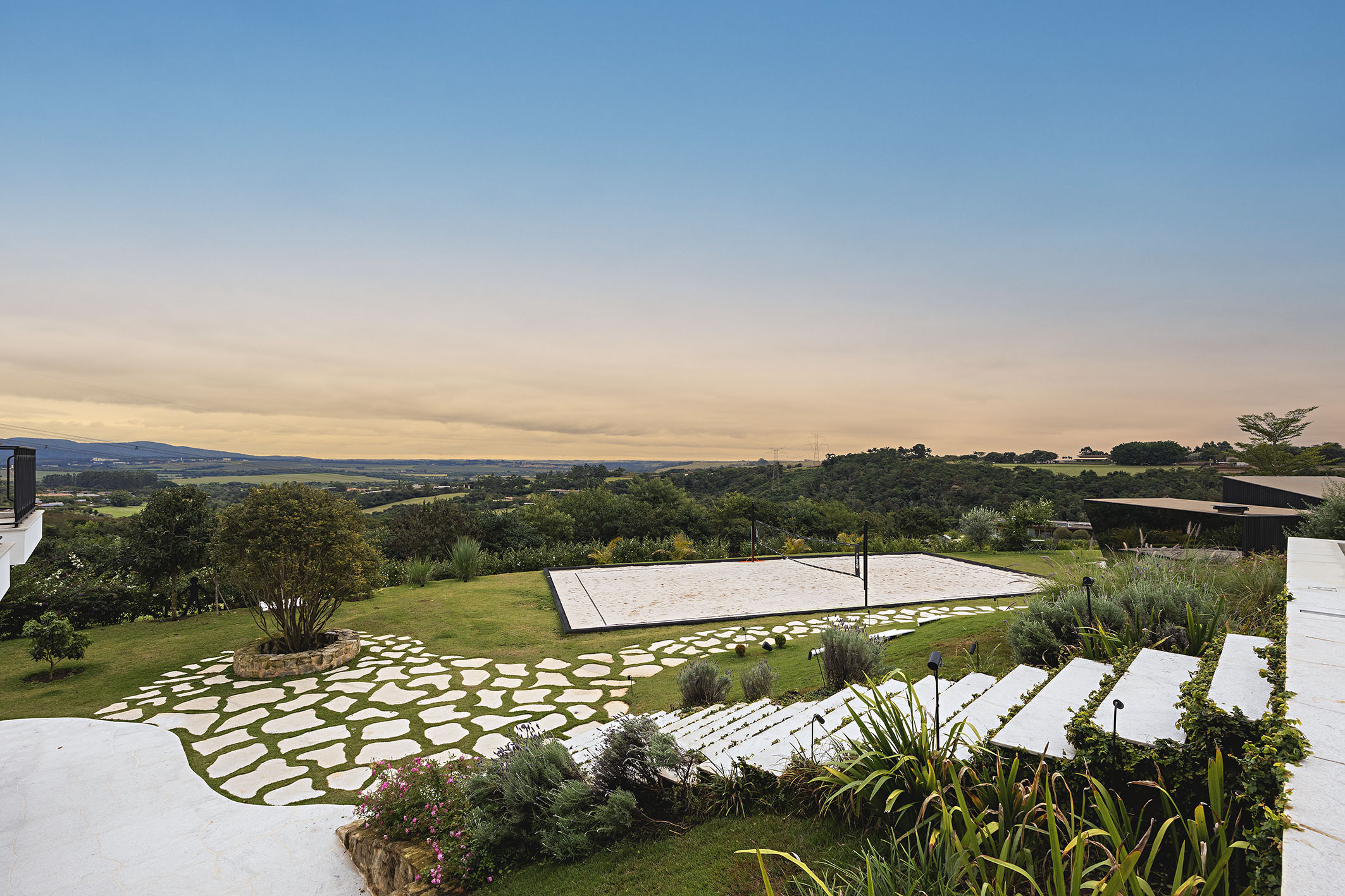  French-Inspired Residence on an Expansive Estate at Fazenda Boa Vista - 物件實景