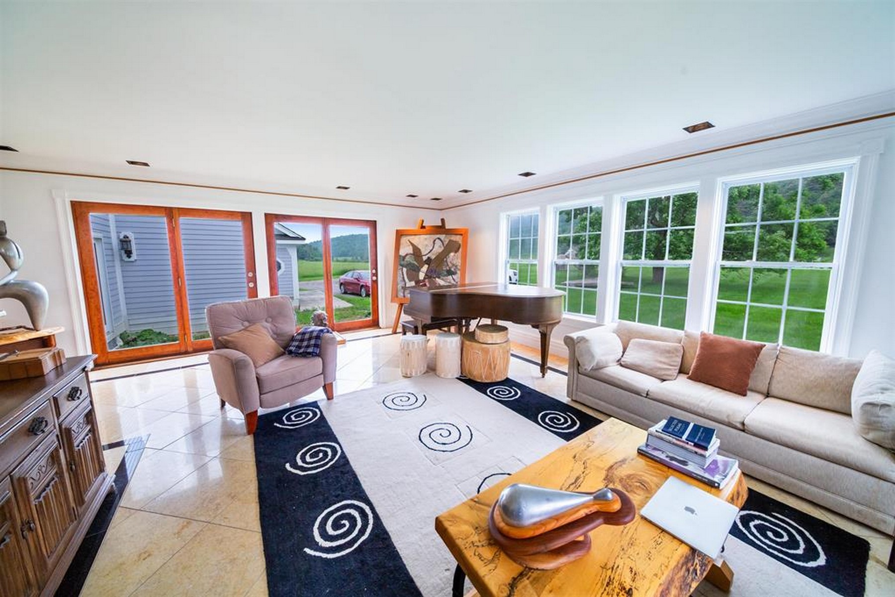  957 Pleasant Valley Road - 物件實景