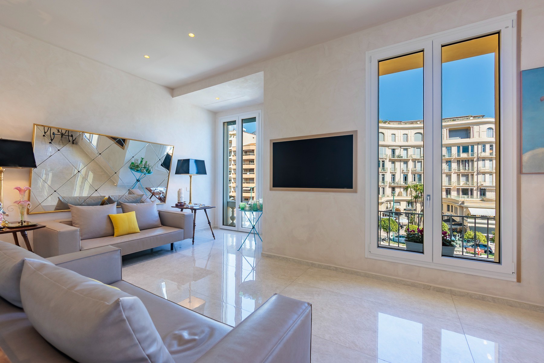  Luxury renovated apartment for sale in Menton, historic center with sea view - 物件實景