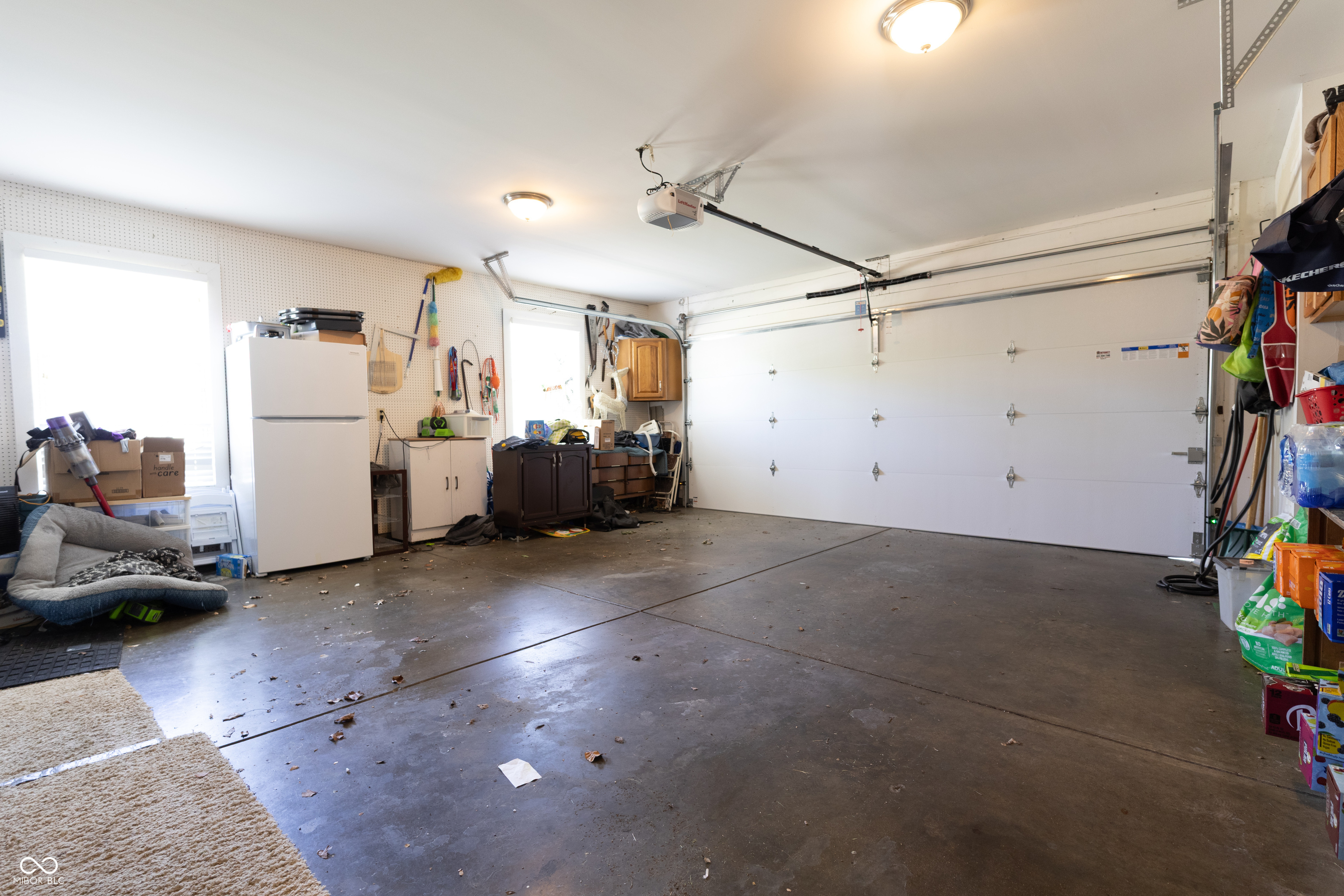 Columbus, Indiana, 47203, United States, 5 Bedrooms Bedrooms, ,6 BathroomsBathrooms,Residential,For Sale,1975671