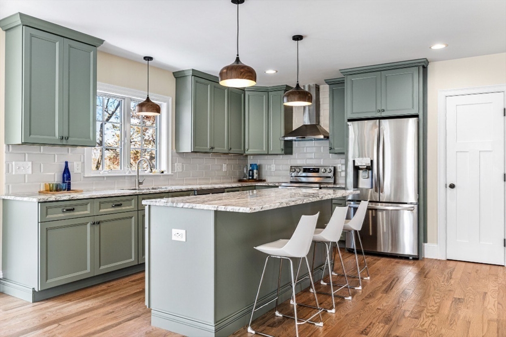 Braintree, Massachusetts, 02184, United States, 4 Bedrooms Bedrooms, ,3 BathroomsBathrooms,Residential,For Sale,2001189