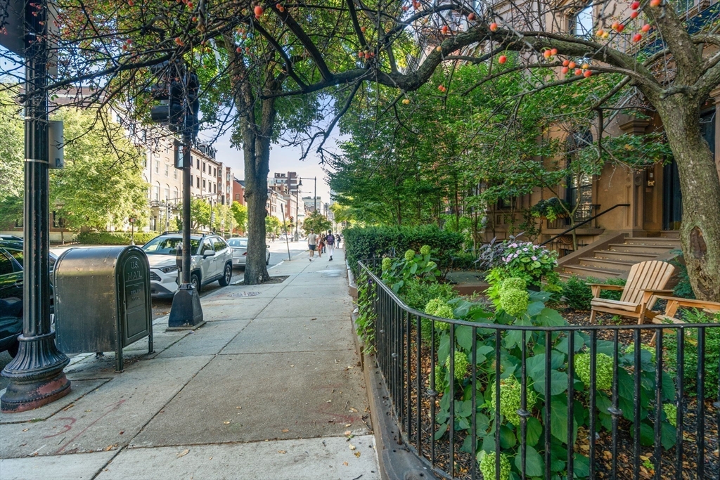 Boston, Massachusetts, 02116, United States, ,1 BathroomBathrooms,Residential,For Sale,1942010