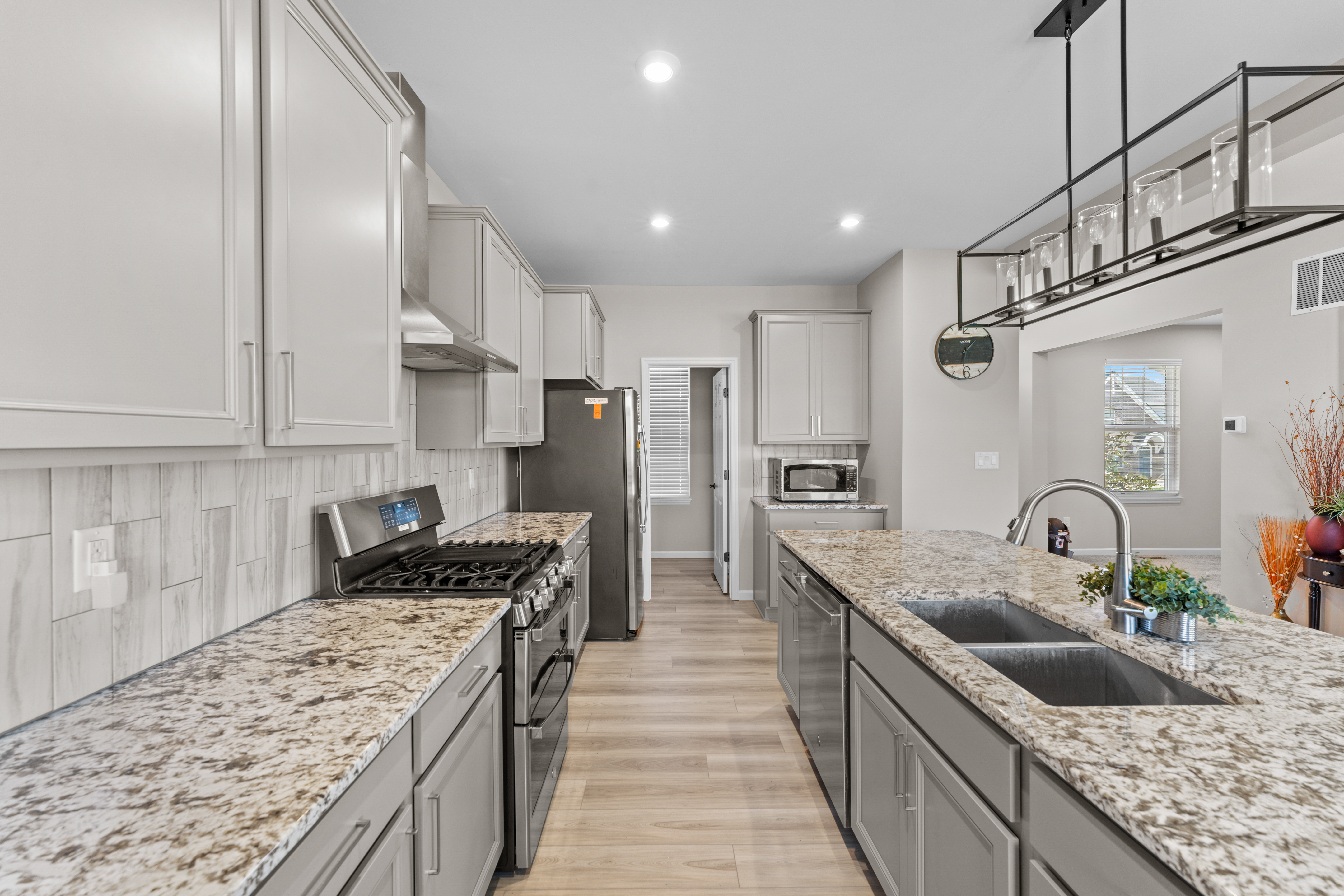  Charming Modern Home with Upgrades & Flex-Space - 物件實景