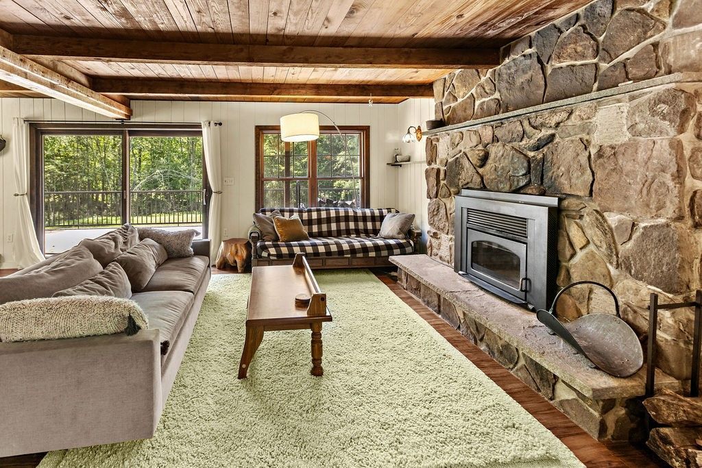 New Kingston, New York, 12459, United States, 3 Bedrooms Bedrooms, ,2 BathroomsBathrooms,Residential,For Sale,1907785