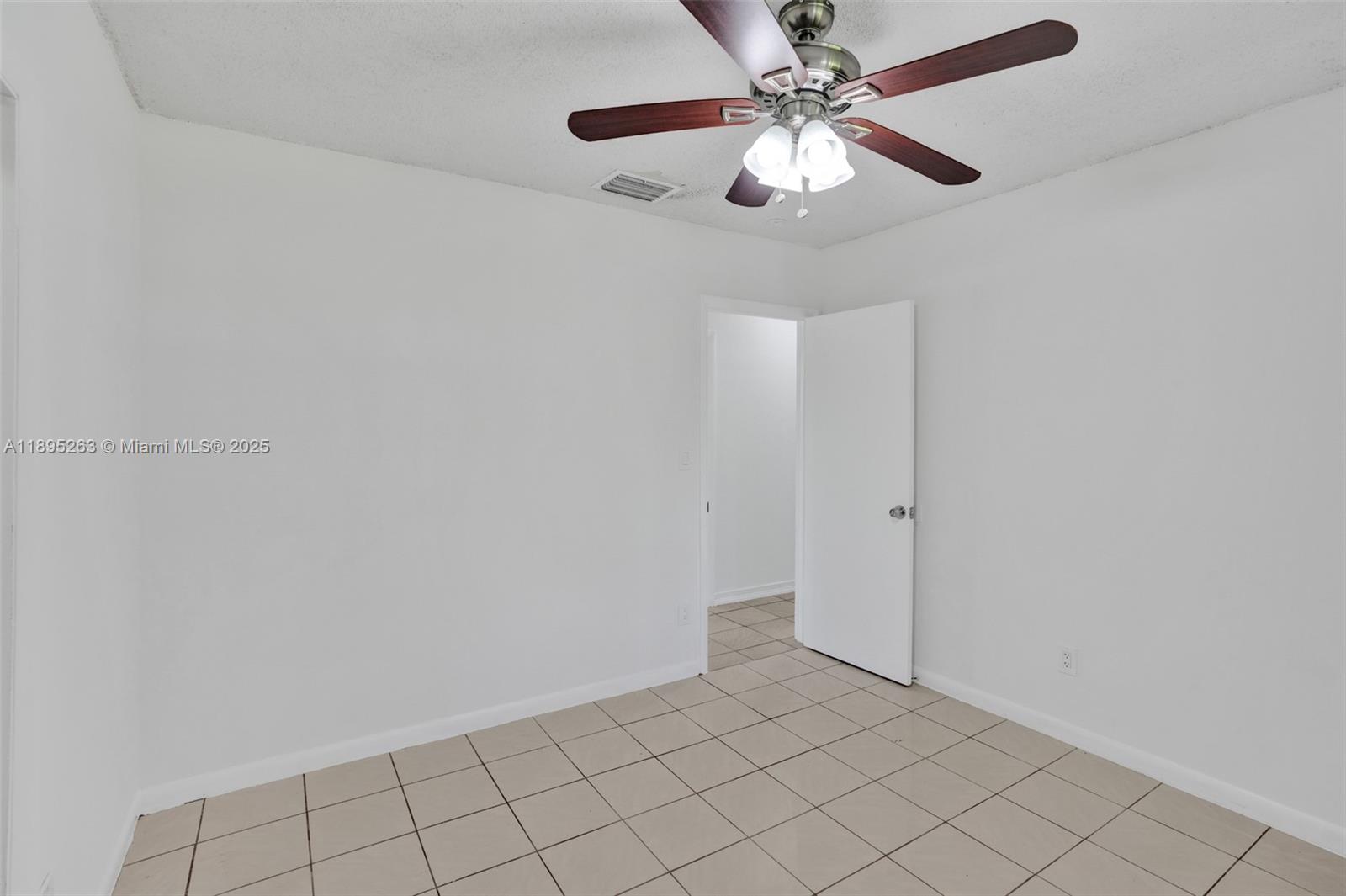 Miami, Florida, 33189, United States, 4 Bedrooms Bedrooms, ,2 BathroomsBathrooms,Residential,For Sale,1965129