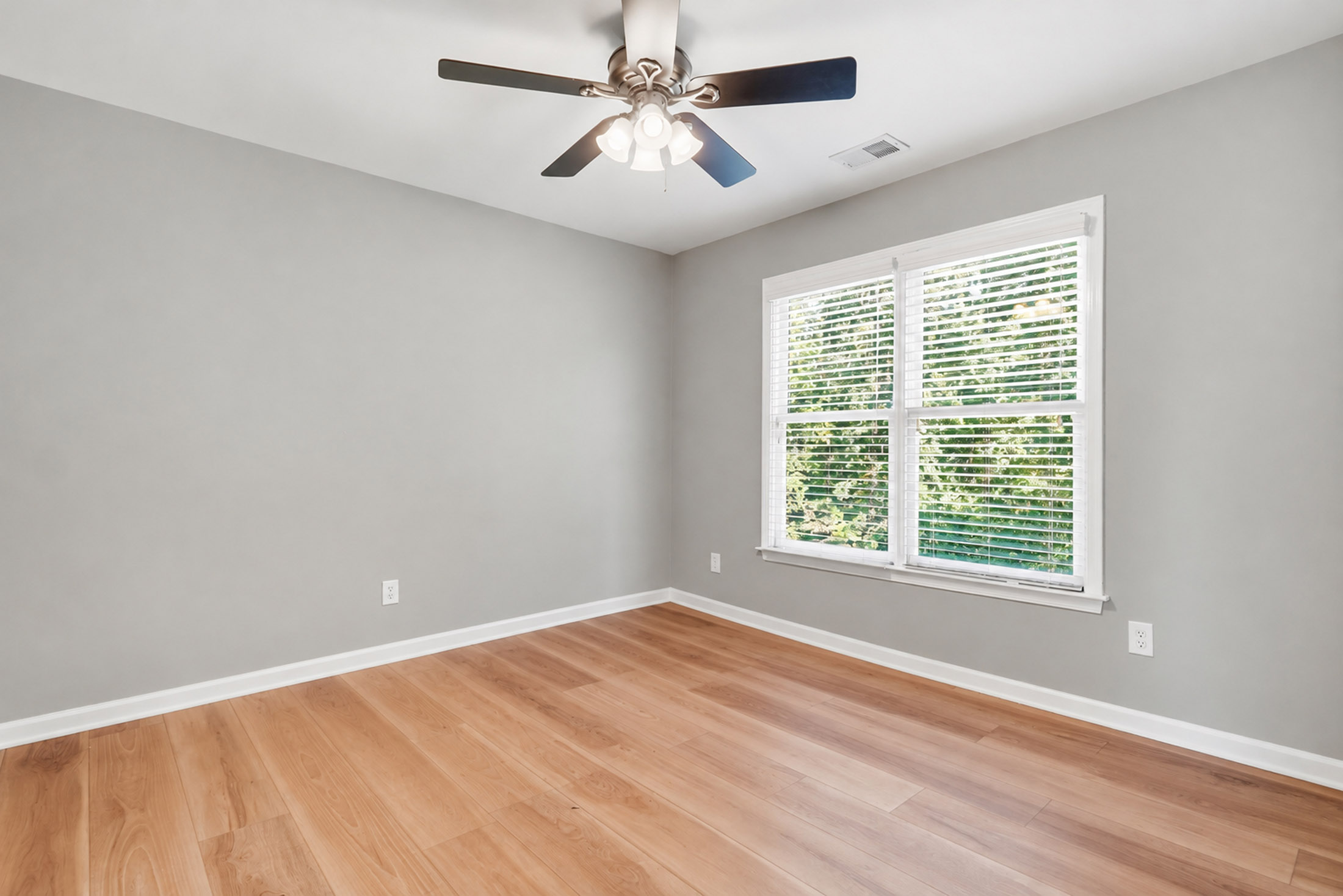  Beautifully Appointed Home in Sought-After Woodmont - 物件實景