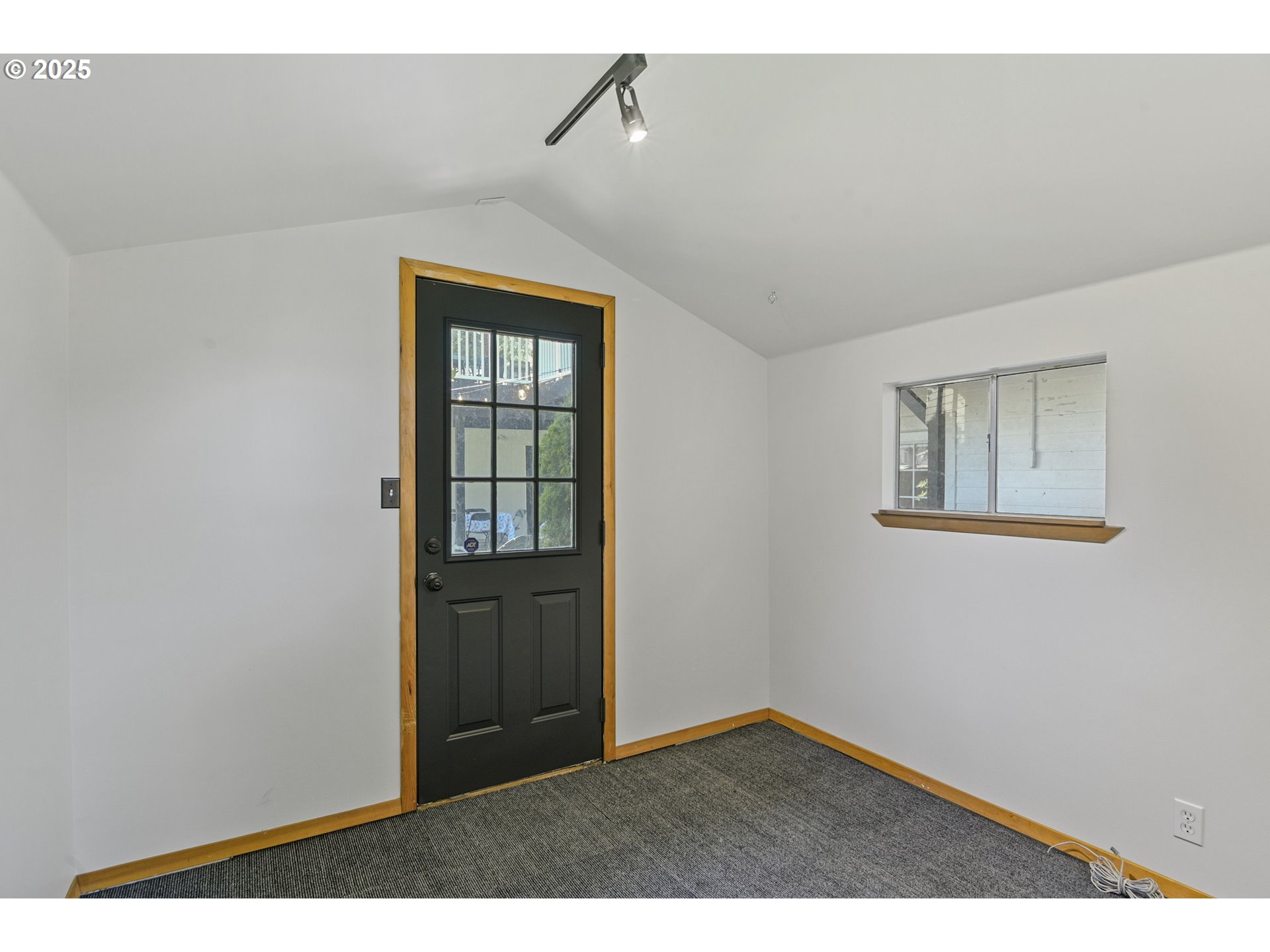 Vancouver, Washington, 98686, United States, 6 Bedrooms Bedrooms, ,3 BathroomsBathrooms,Residential,For Sale,1989368