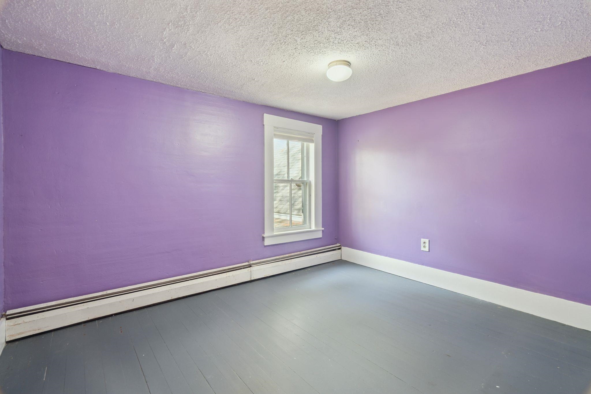 New London, New Hampshire, 03257, United States, 4 Bedrooms Bedrooms, ,2 BathroomsBathrooms,Residential,For Sale,1950111