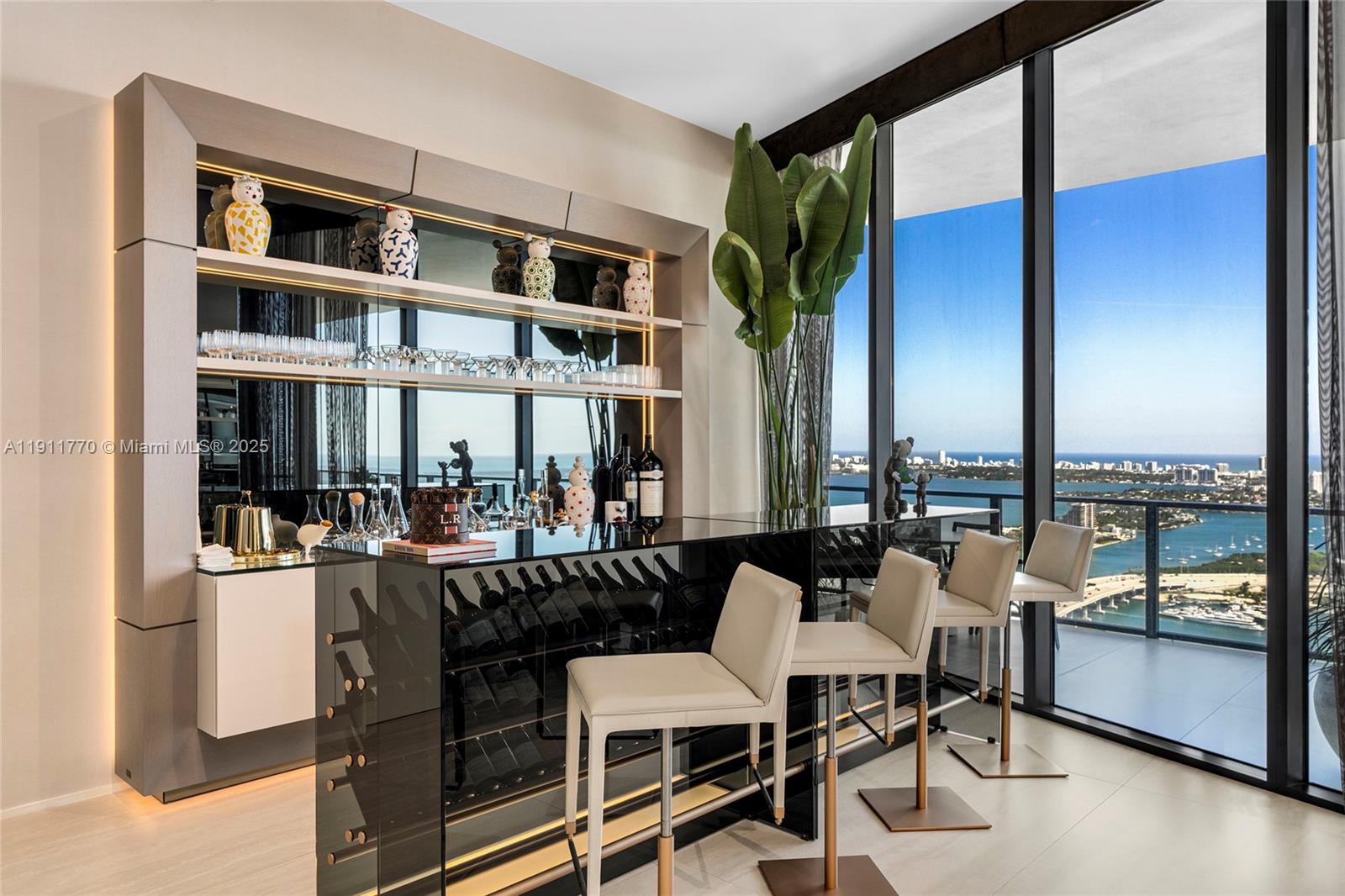 Miami, Florida, 33132, United States, 6 Bedrooms Bedrooms, ,7 BathroomsBathrooms,Residential,For Sale,1991375