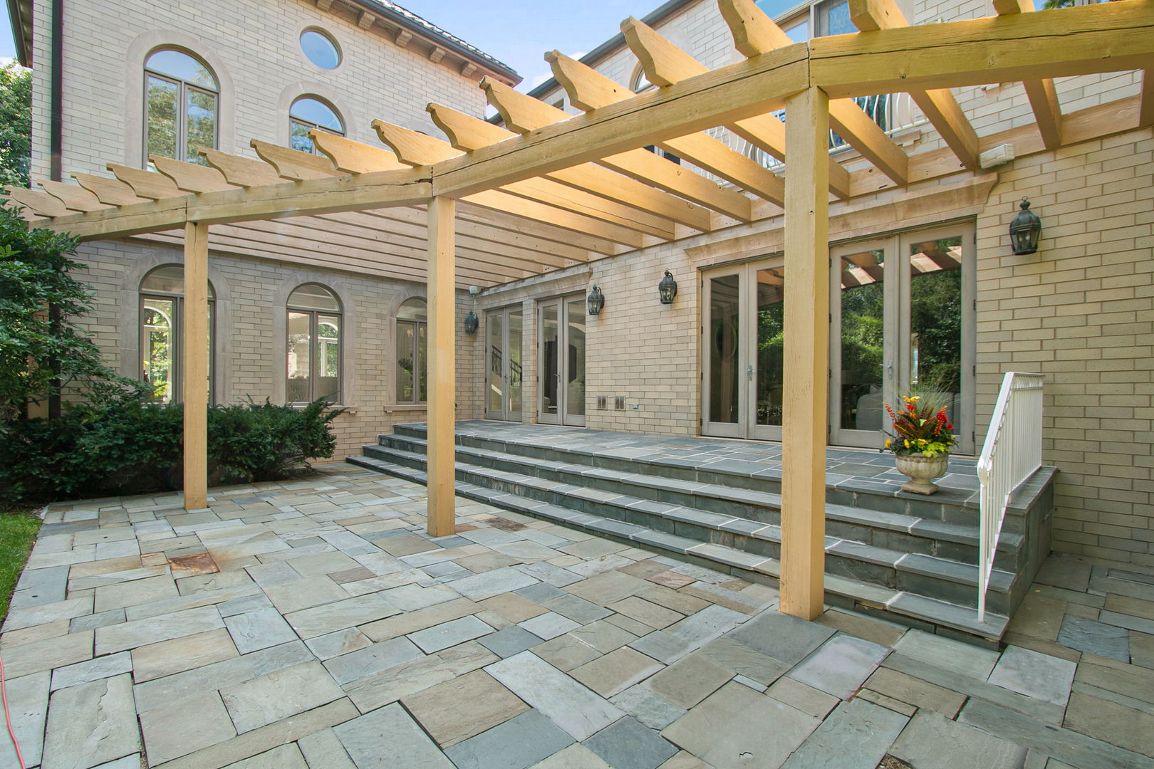 Winnetka, Illinois, 60093, United States, 6 Bedrooms Bedrooms, ,8 BathroomsBathrooms,Residential,For Sale,1991564