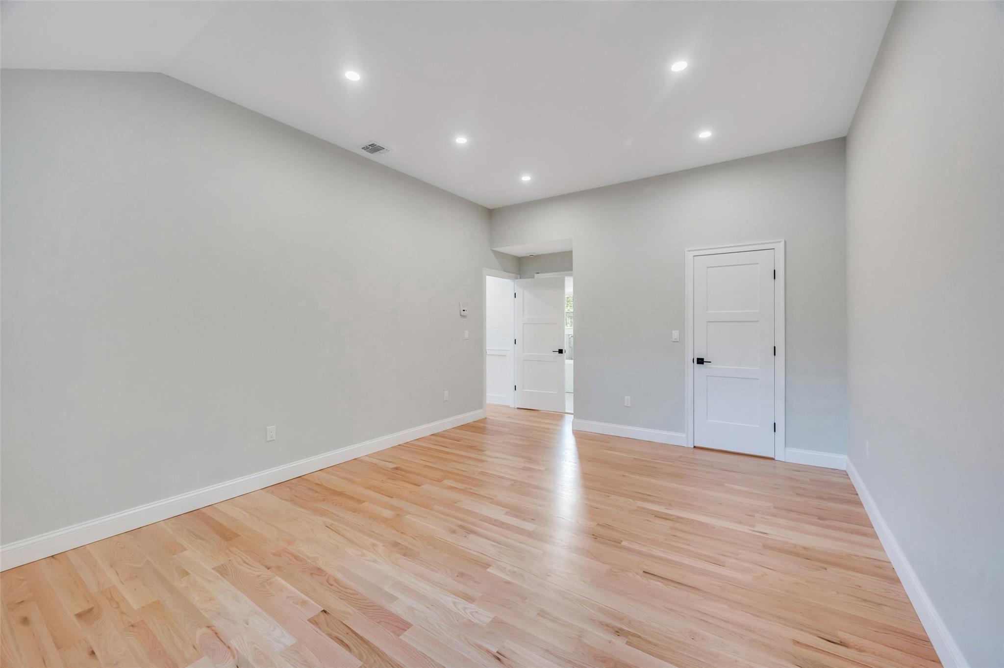 Smithtown, New York, 11787, United States, 4 Bedrooms Bedrooms, ,3 BathroomsBathrooms,Residential,For Sale,1796474