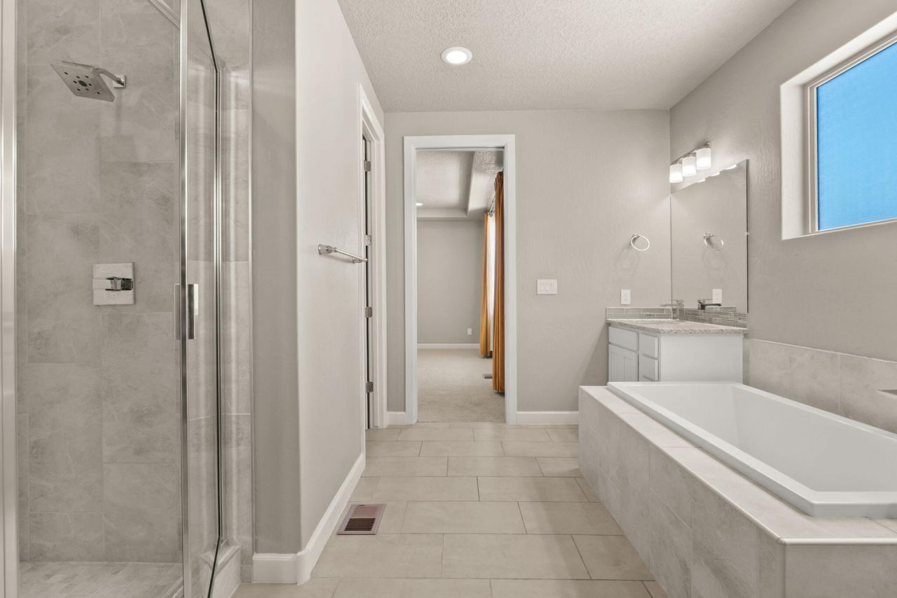 Rio Rancho, New Mexico, 87124, United States, 4 Bedrooms Bedrooms, ,3 BathroomsBathrooms,Residential,For Sale,1924973