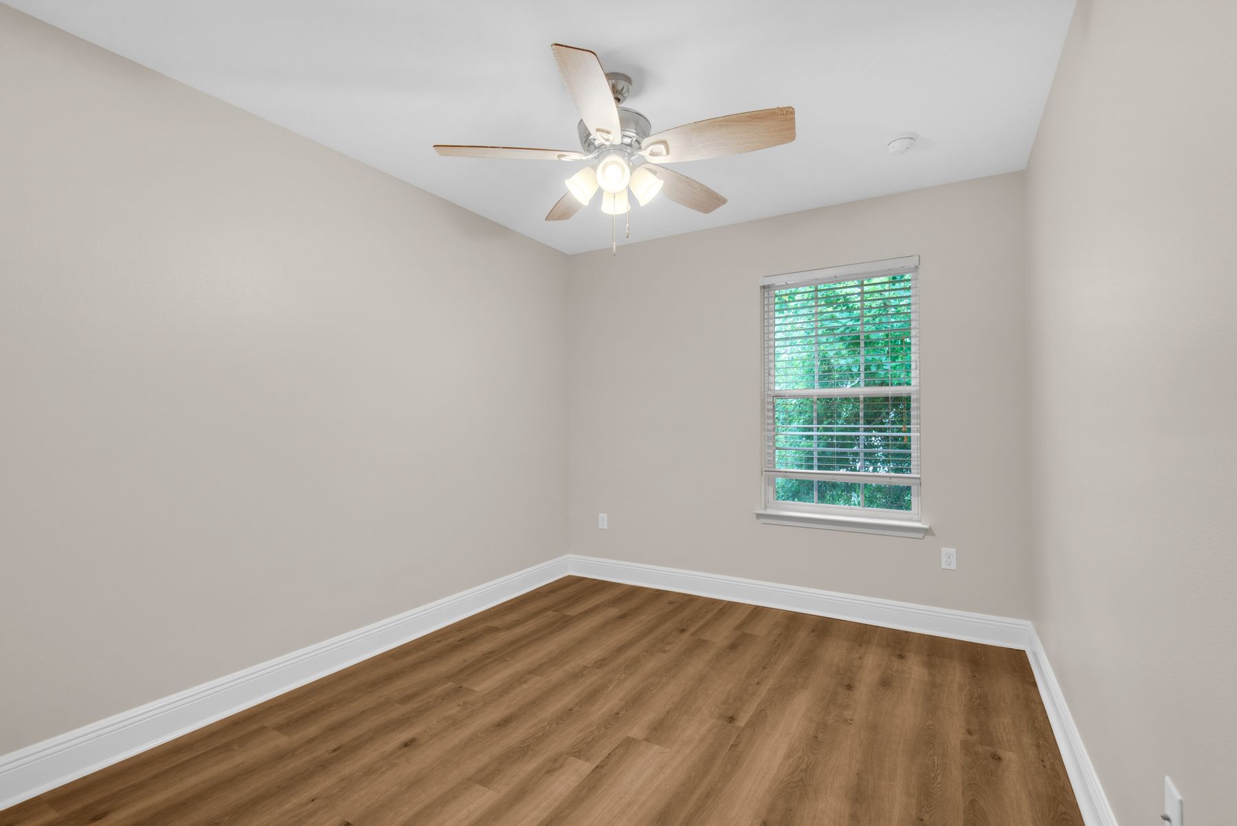  Move-In Ready Townhome Near Beaches And Bay - 物件實景