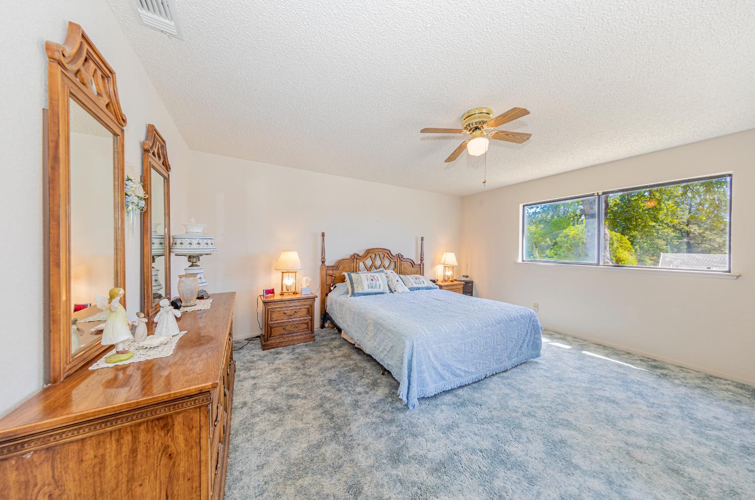 Oakhurst, California, 93644, United States, 4 Bedrooms Bedrooms, ,3 BathroomsBathrooms,Residential,For Sale,1974250