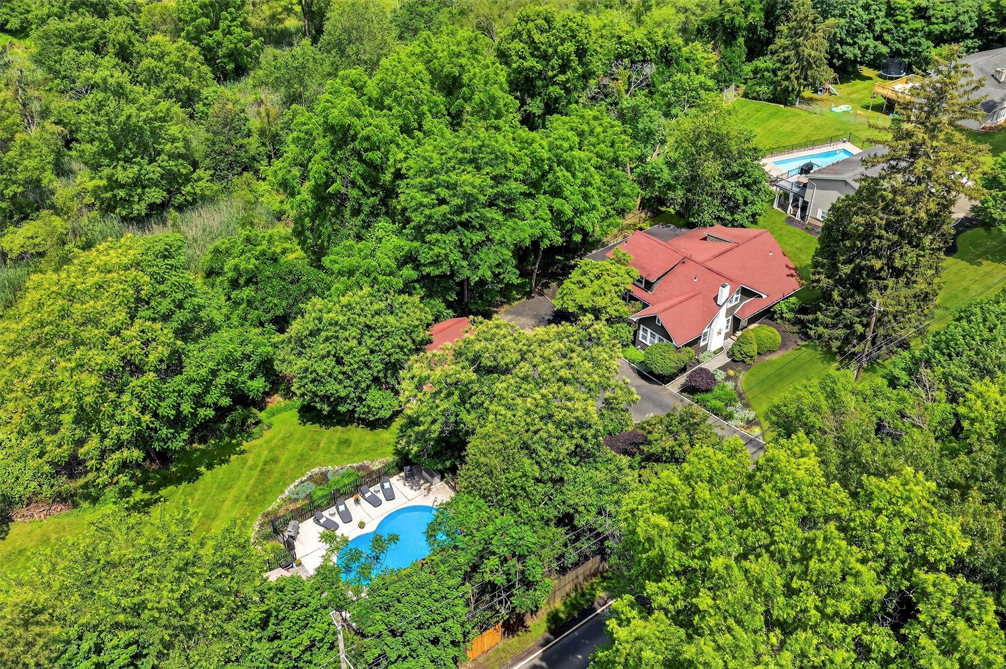 Airmont, New York, 10901, United States, 5 Bedrooms Bedrooms, ,3 BathroomsBathrooms,Residential,For Sale,1868827