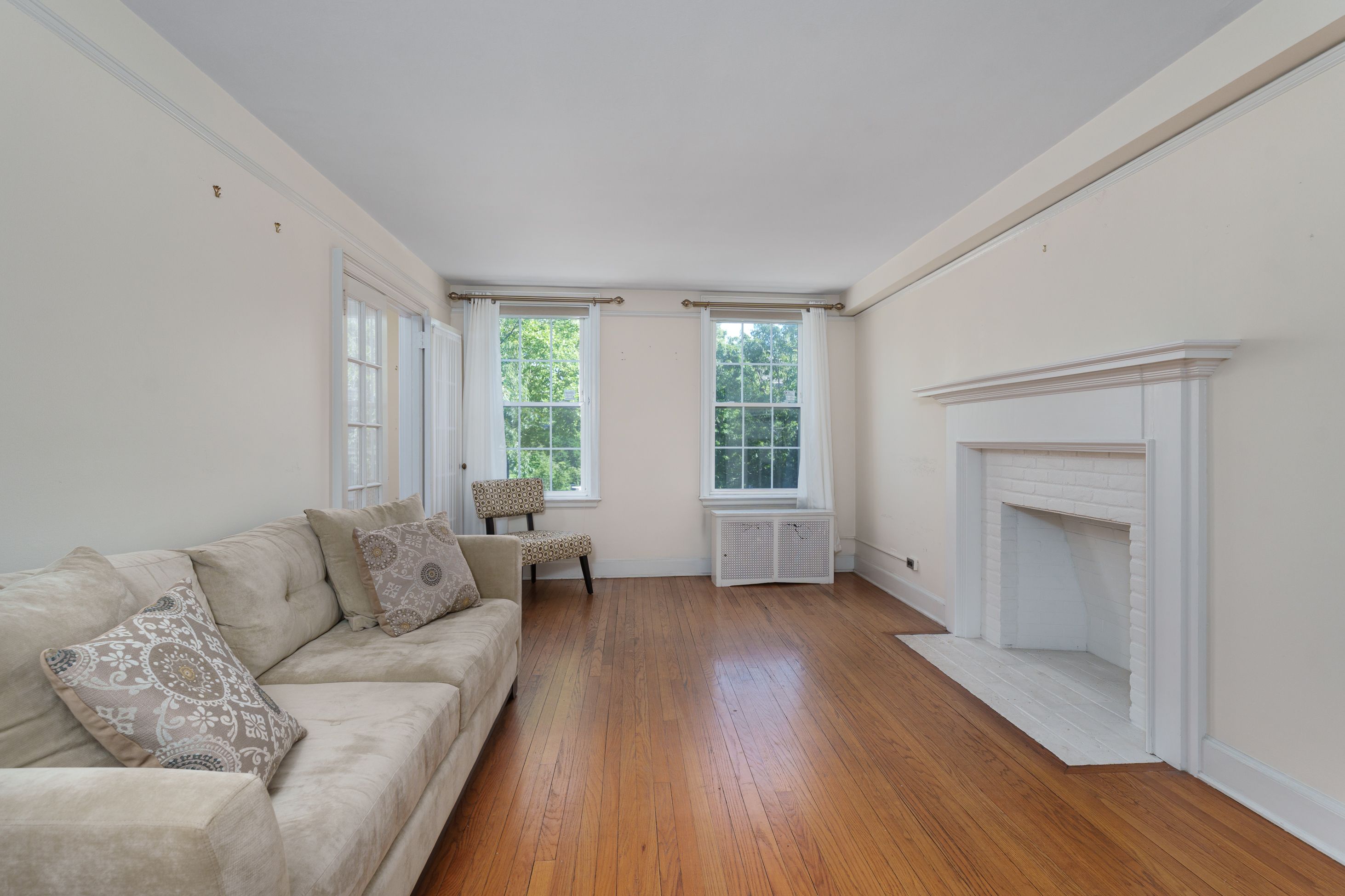  Surprisingly Spacious and Smartly Updated on Palmer Square - 物件實景