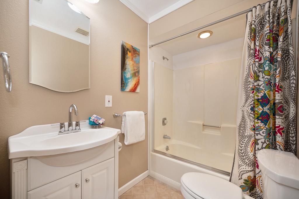 Applegate, California, 95703, United States, 3 Bedrooms Bedrooms, ,3 BathroomsBathrooms,Residential,For Sale,1912050