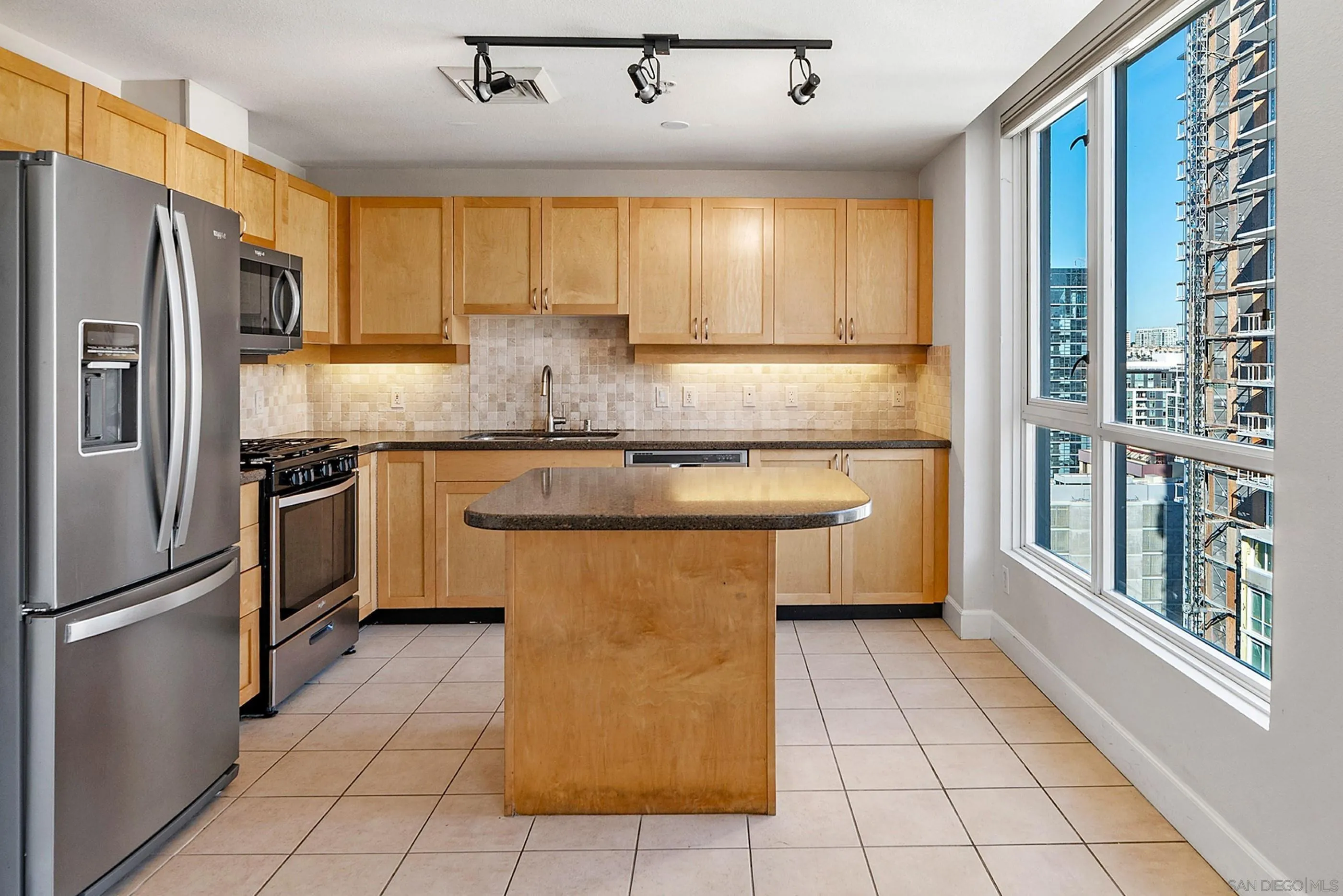 San Diego, California, 92101, United States, 1 Bedroom Bedrooms, ,1 BathroomBathrooms,Residential,For Sale,1999122