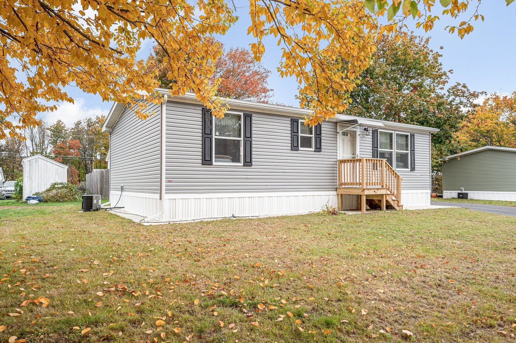 B St, Seabrook, NH 03874