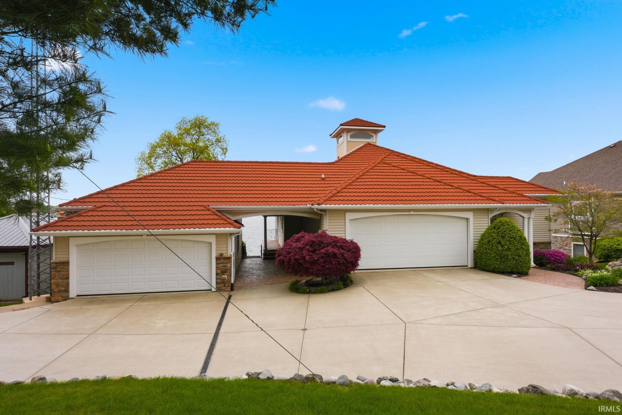 Wolcottville, Indiana, 46795, United States, 3 Bedrooms Bedrooms, ,4 BathroomsBathrooms,Residential,For Sale,2048319