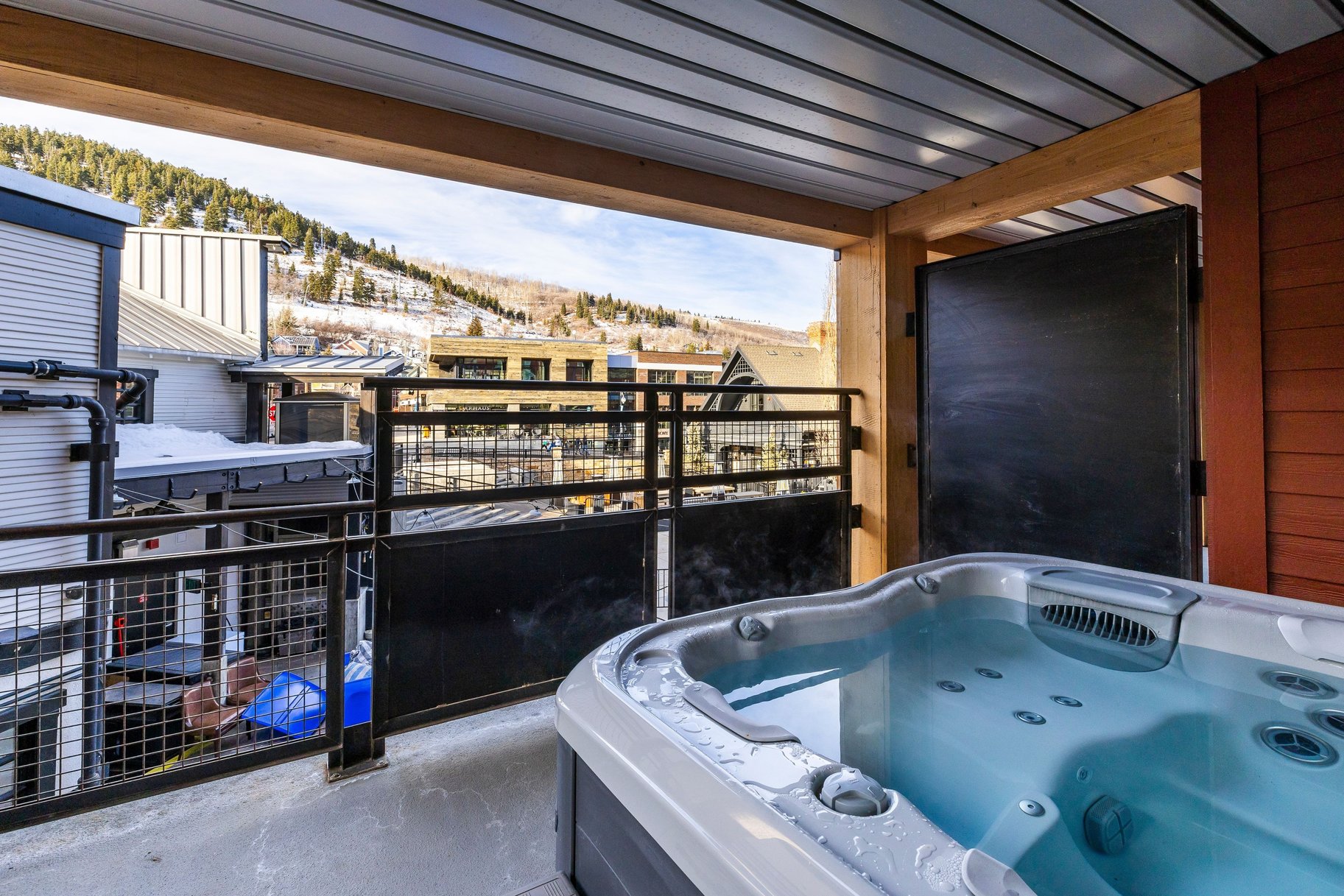  Full-Floor Old Town Penthouse – Fractional or Whole - 物件實景