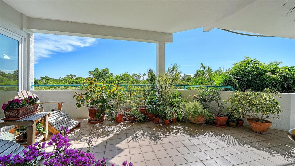 Longboat Key, Florida, 34228, United States, 2 Bedrooms Bedrooms, ,3 BathroomsBathrooms,Residential,For Sale,1989071