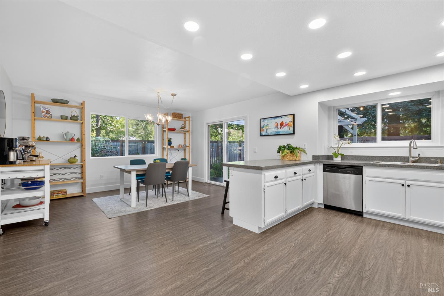 Santa Rosa, California, 95401, United States, 3 Bedrooms Bedrooms, ,2 BathroomsBathrooms,Residential,For Sale,1924972