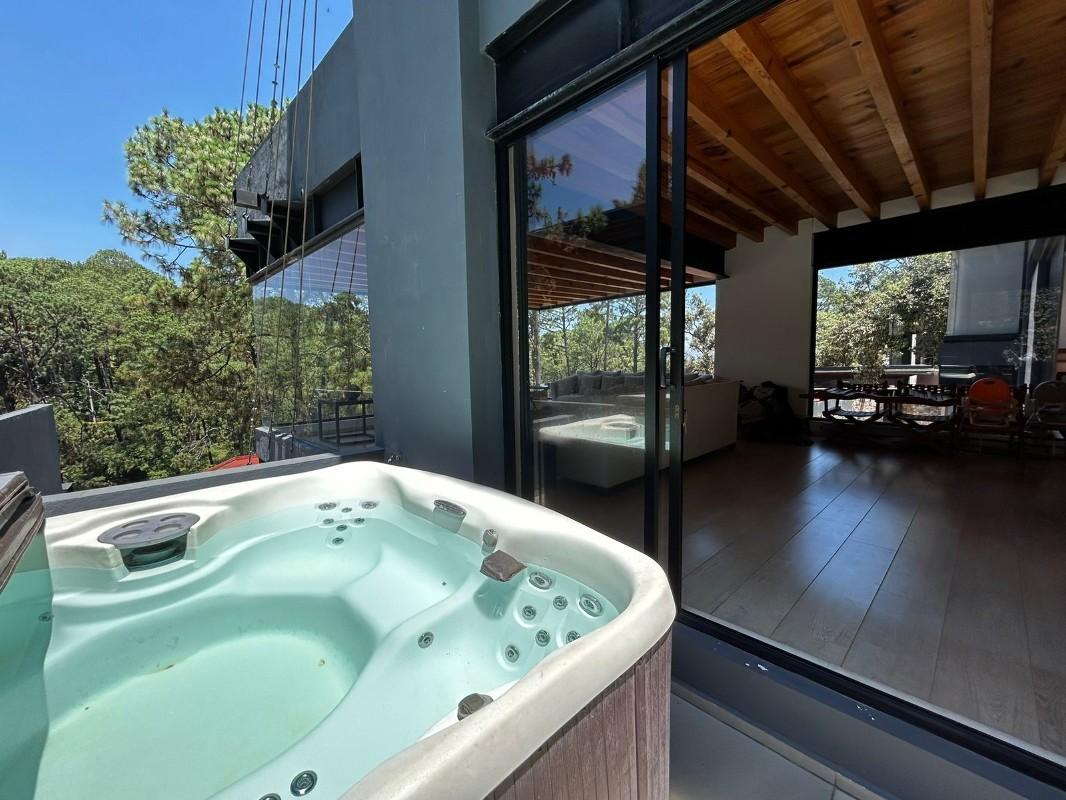 Valle de Bravo, Estado de México, 51200, Mexico, 3 Bedrooms Bedrooms, ,4 BathroomsBathrooms,Residential,For Sale,1738638