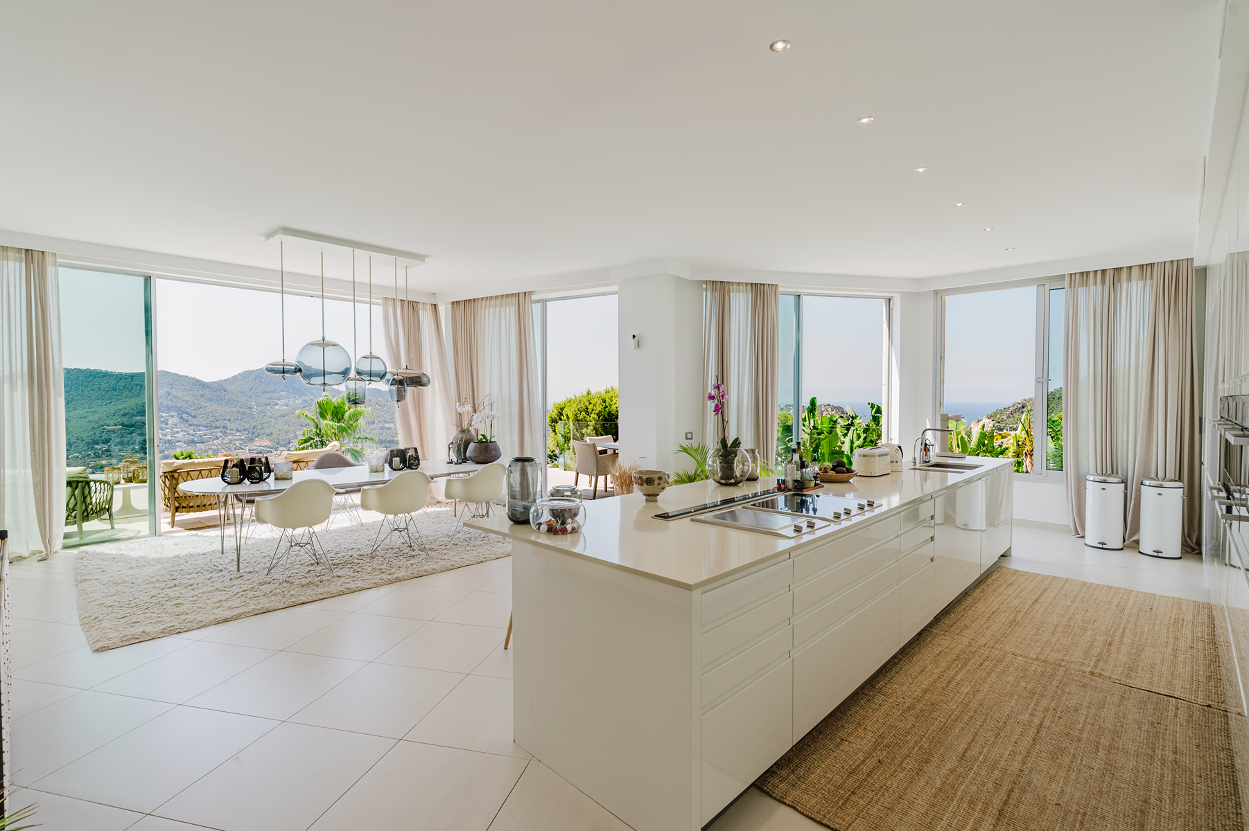  Modern-style villa with sea views in Port d