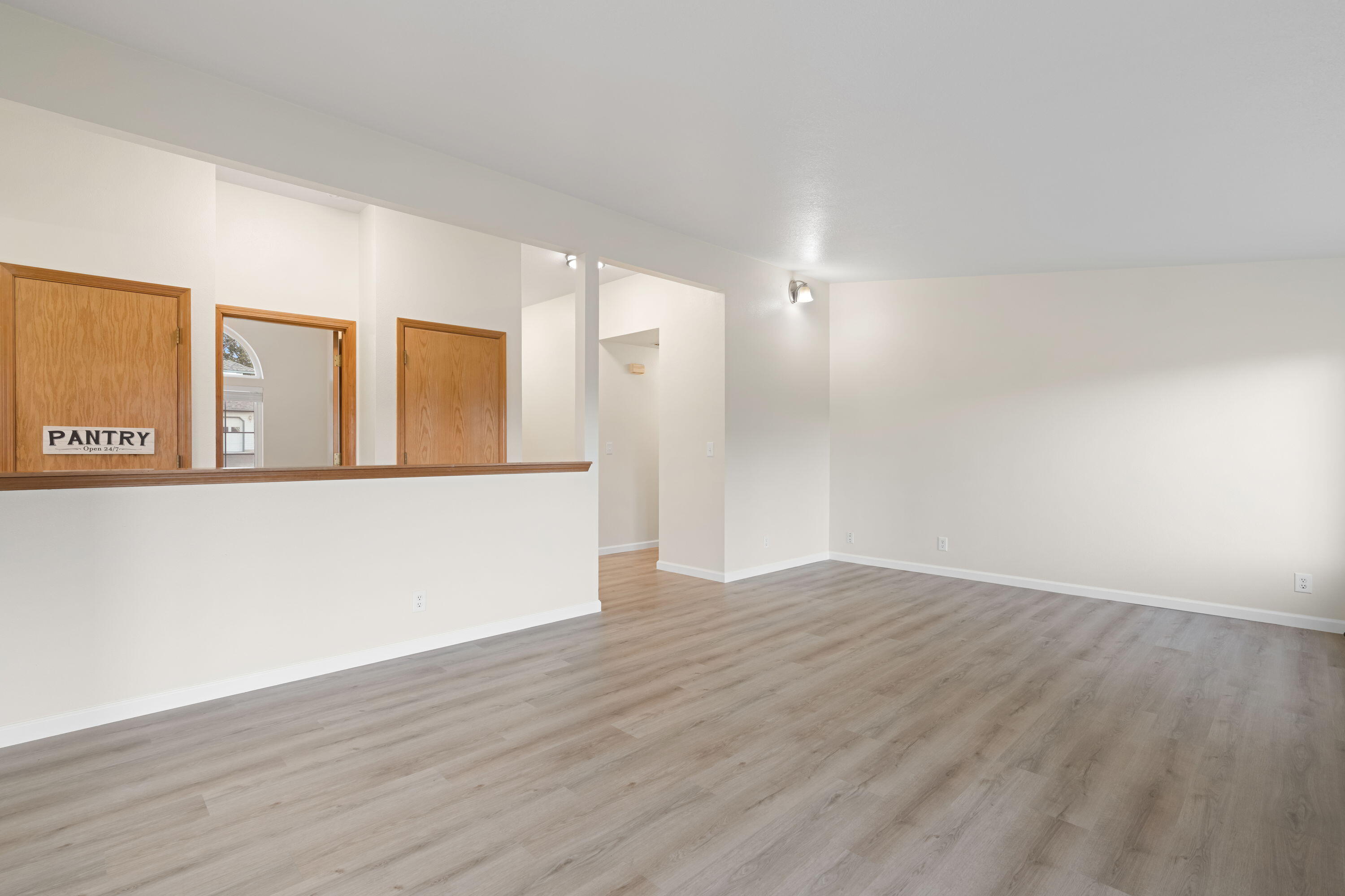 Bend, Oregon, 97701, United States, 3 Bedrooms Bedrooms, ,2 BathroomsBathrooms,Residential,For Sale,1697036