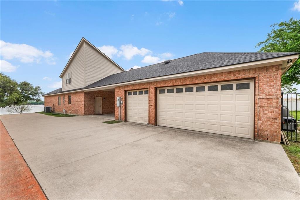 Weatherford, Texas, 76087, United States, 4 Bedrooms Bedrooms, ,4 BathroomsBathrooms,Residential,For Sale,2040291