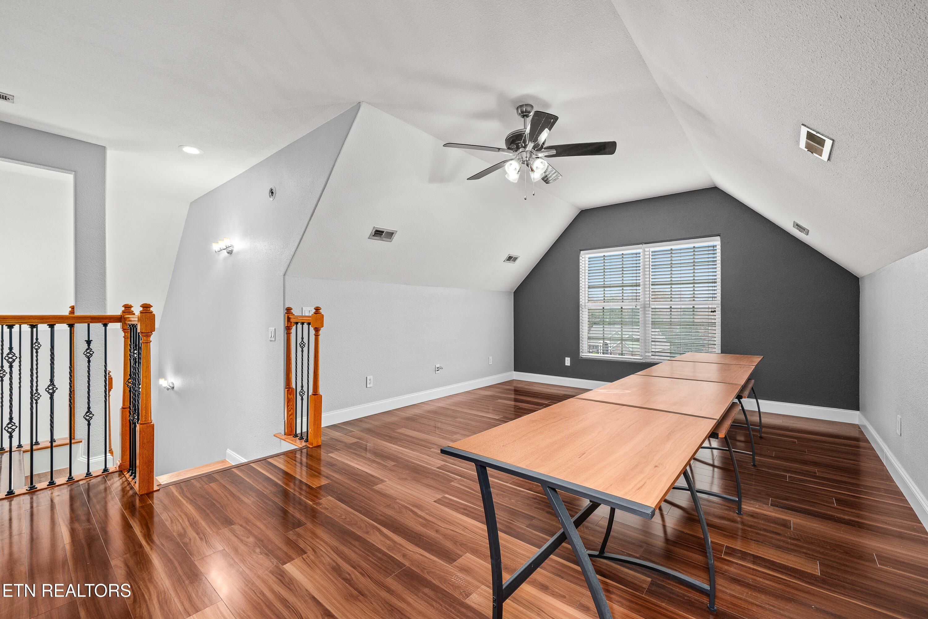 39 N Riverview Ln., Crossville, Tennessee, 38555, United States, 5 Bedrooms Bedrooms, ,5 BathroomsBathrooms,Residential,For Sale,39 N Riverview Ln.,1654091