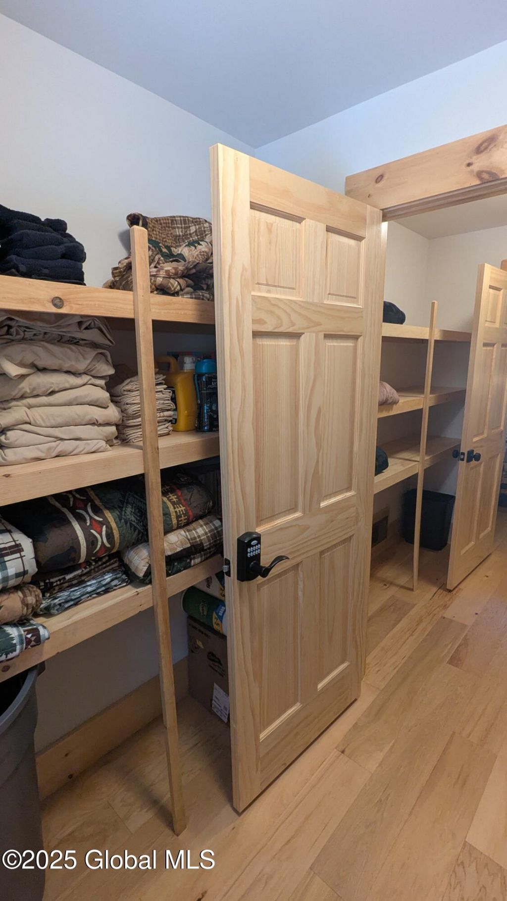 Gloversville, New York, 12078, United States, 2 Bedrooms Bedrooms, ,1 BathroomBathrooms,Residential,For Sale,1876319