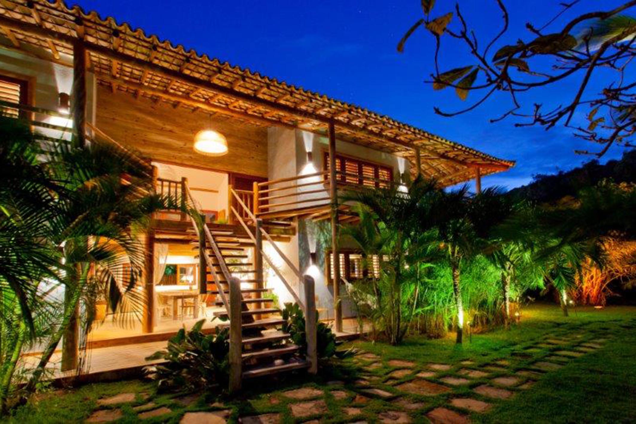 Beachfront house in coveted condominium in Trancoso