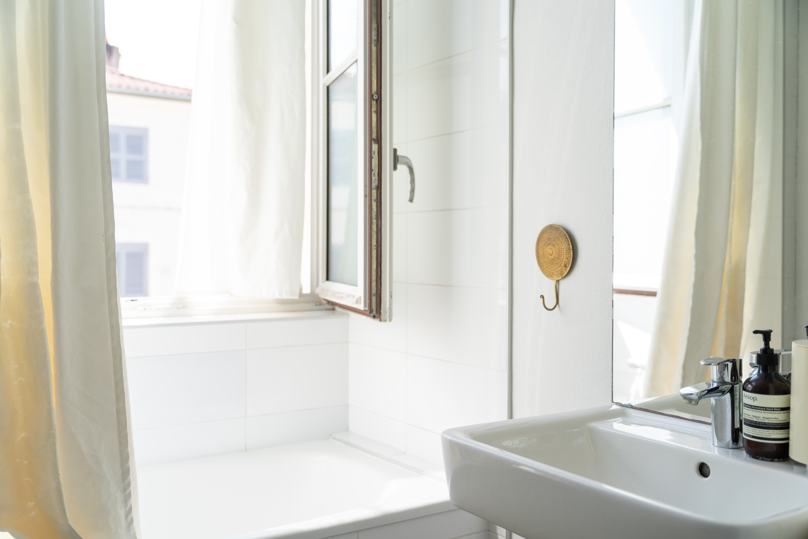  A refined urban retreat, ideally located just steps from the harbour and the ci… - 物件實景