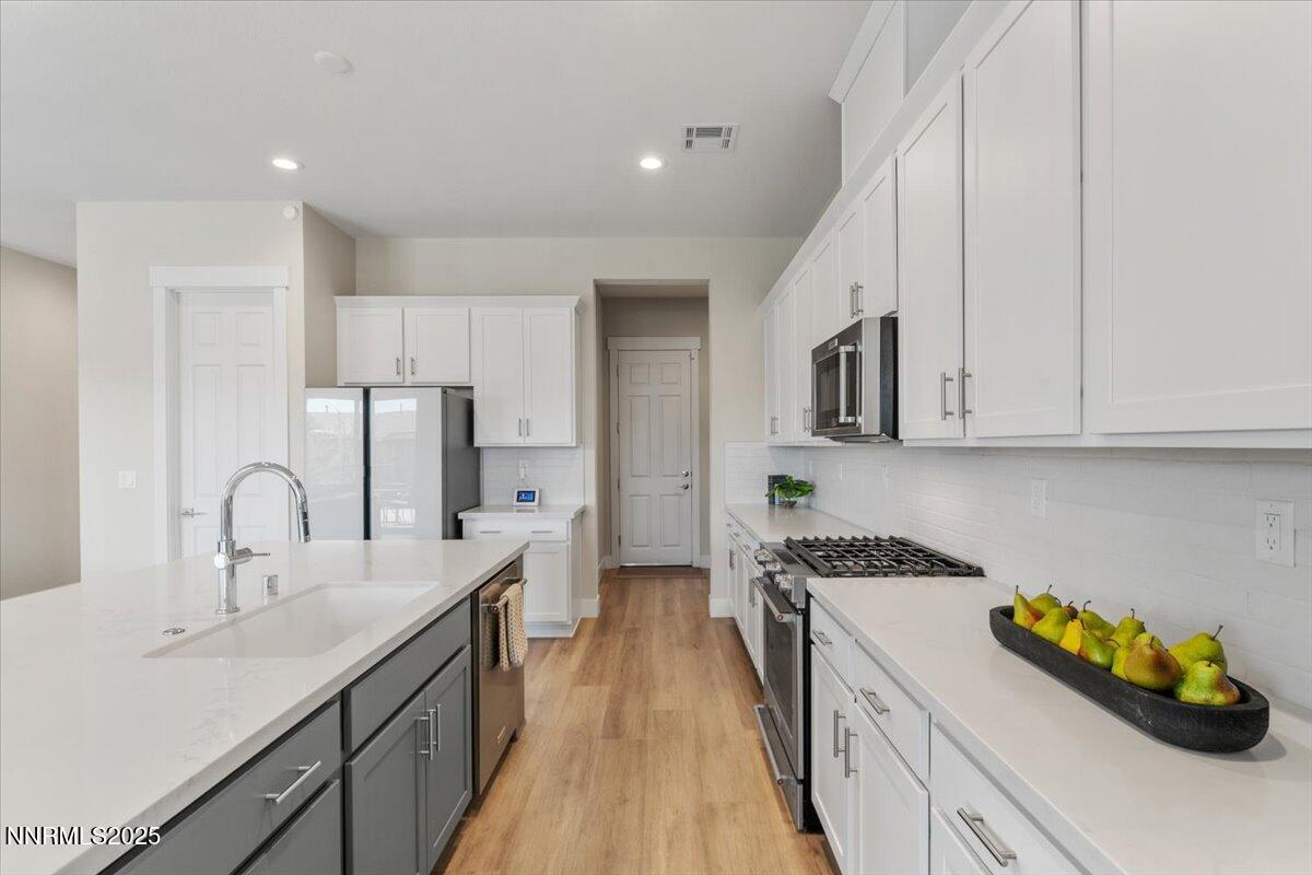 Sparks, Nevada, 89436, United States, 3 Bedrooms Bedrooms, ,3 BathroomsBathrooms,Residential,For Sale,1942238
