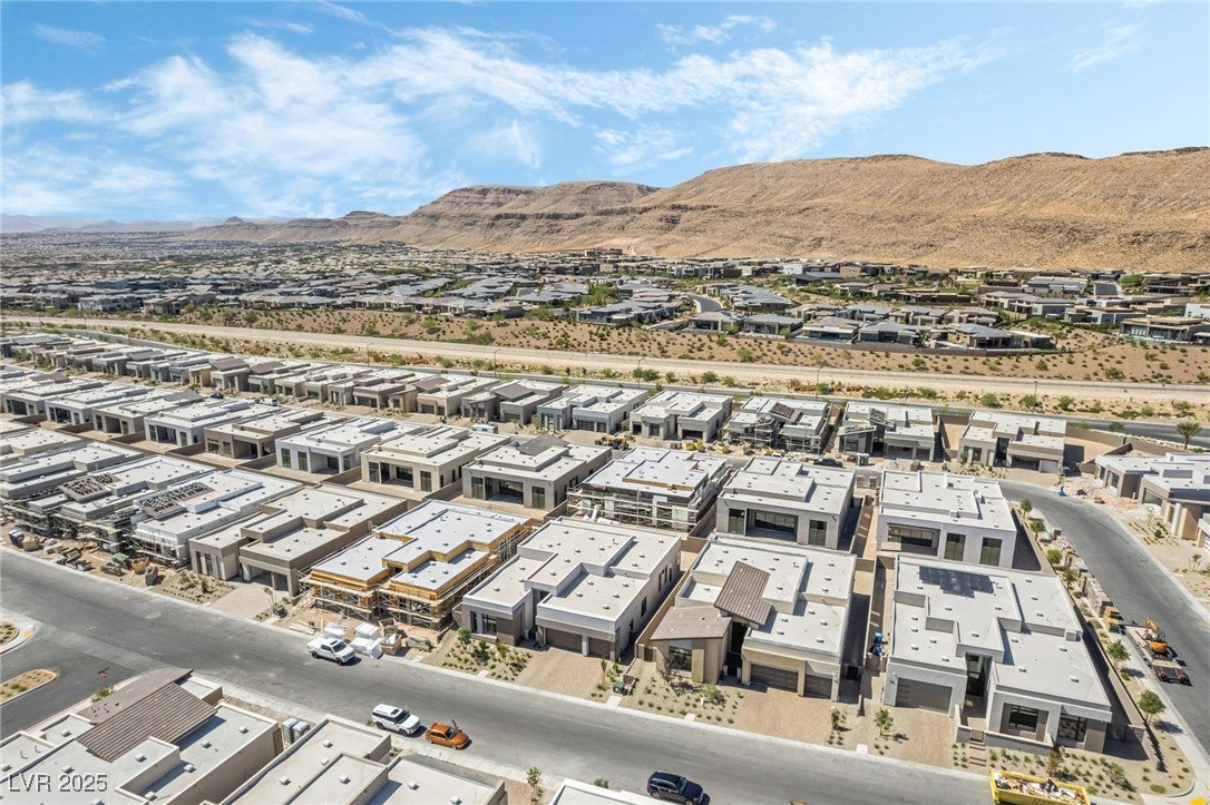 Las Vegas, Nevada, 89135, United States, 4 Bedrooms Bedrooms, ,5 BathroomsBathrooms,Residential,For Sale,1974959