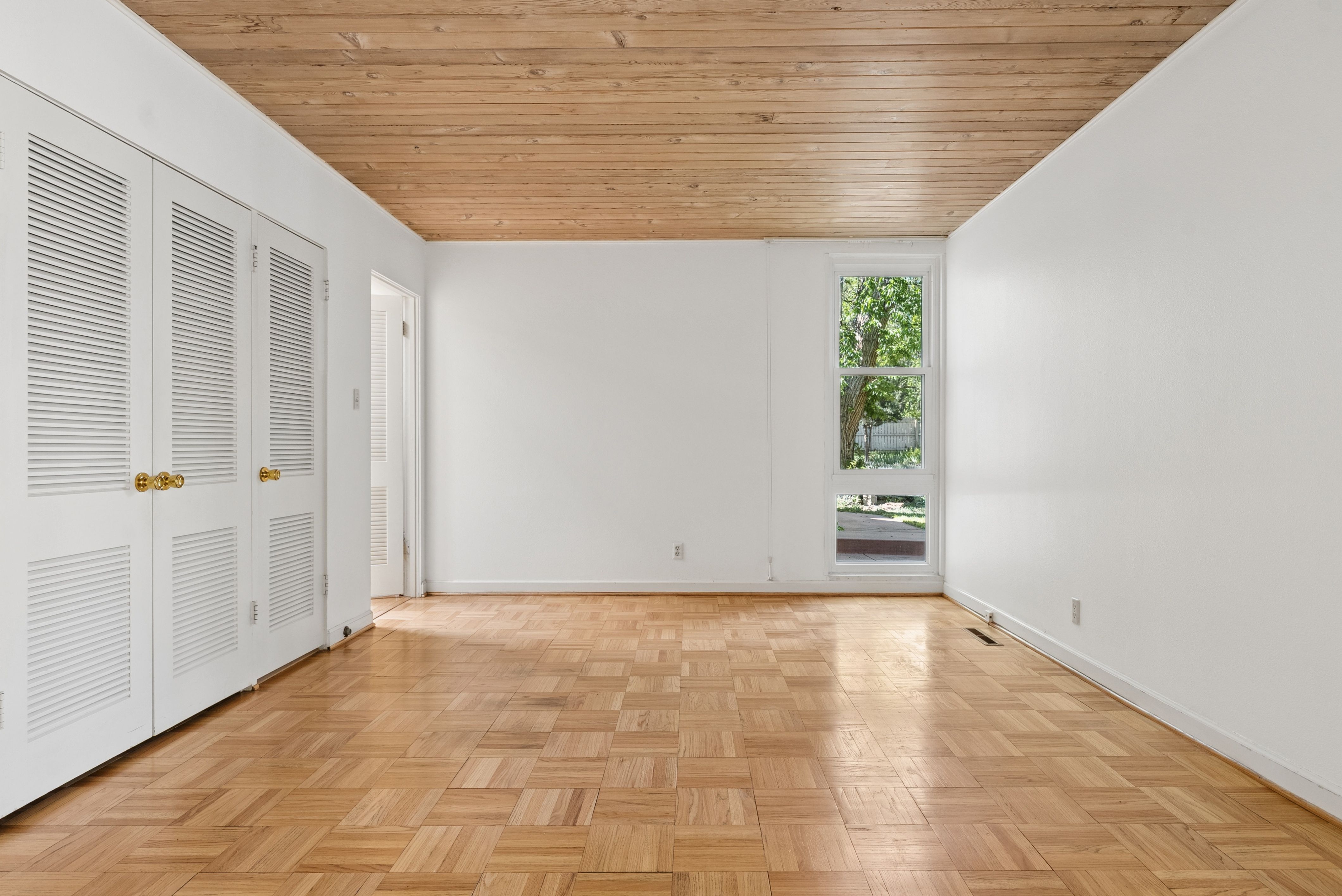  One-Level Broadmoor Living - 物件實景