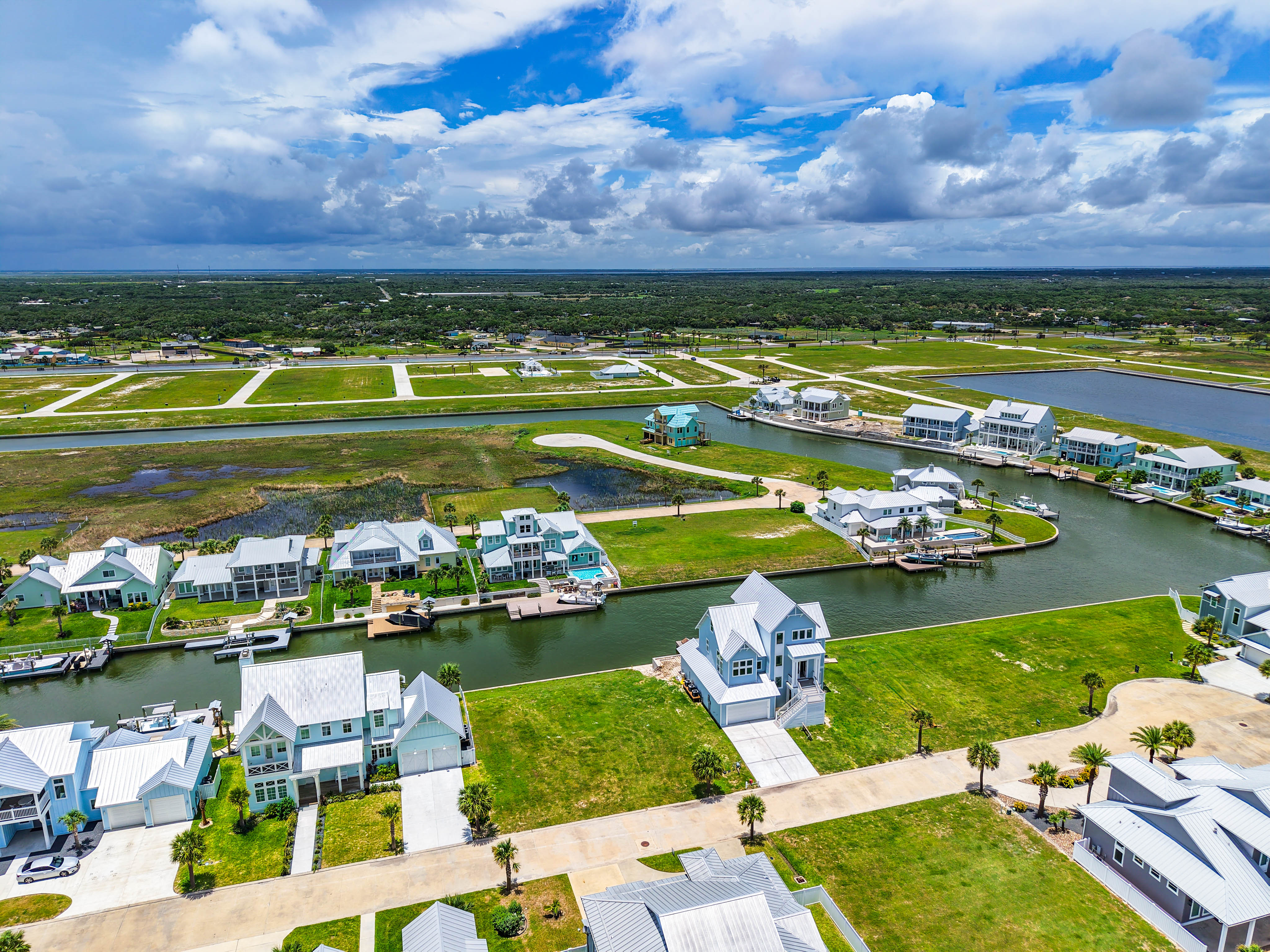  Scenic Rockport Canal-Front Lot - 物件實景
