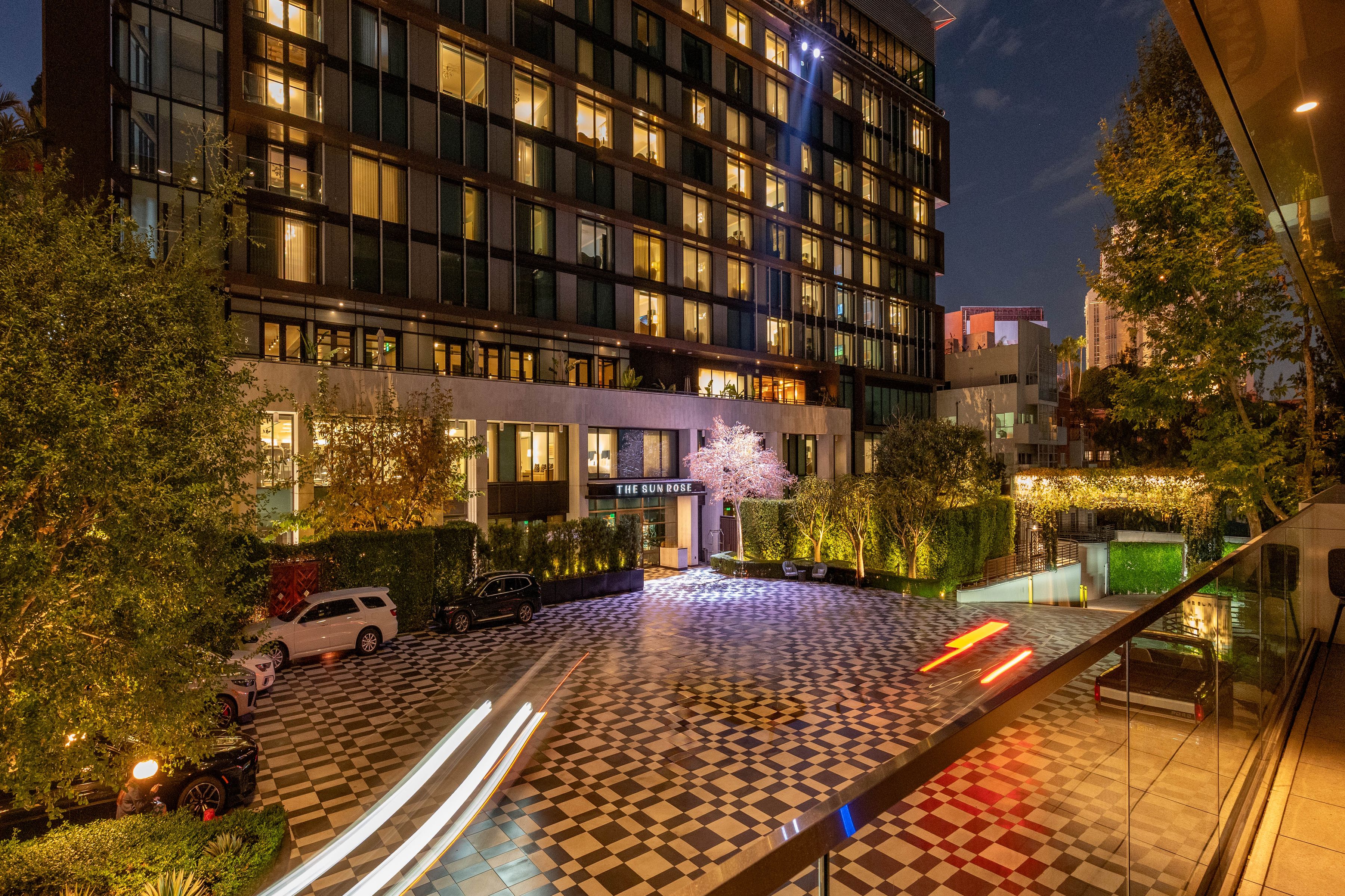  8420 Sunset Blvd - 物件實景