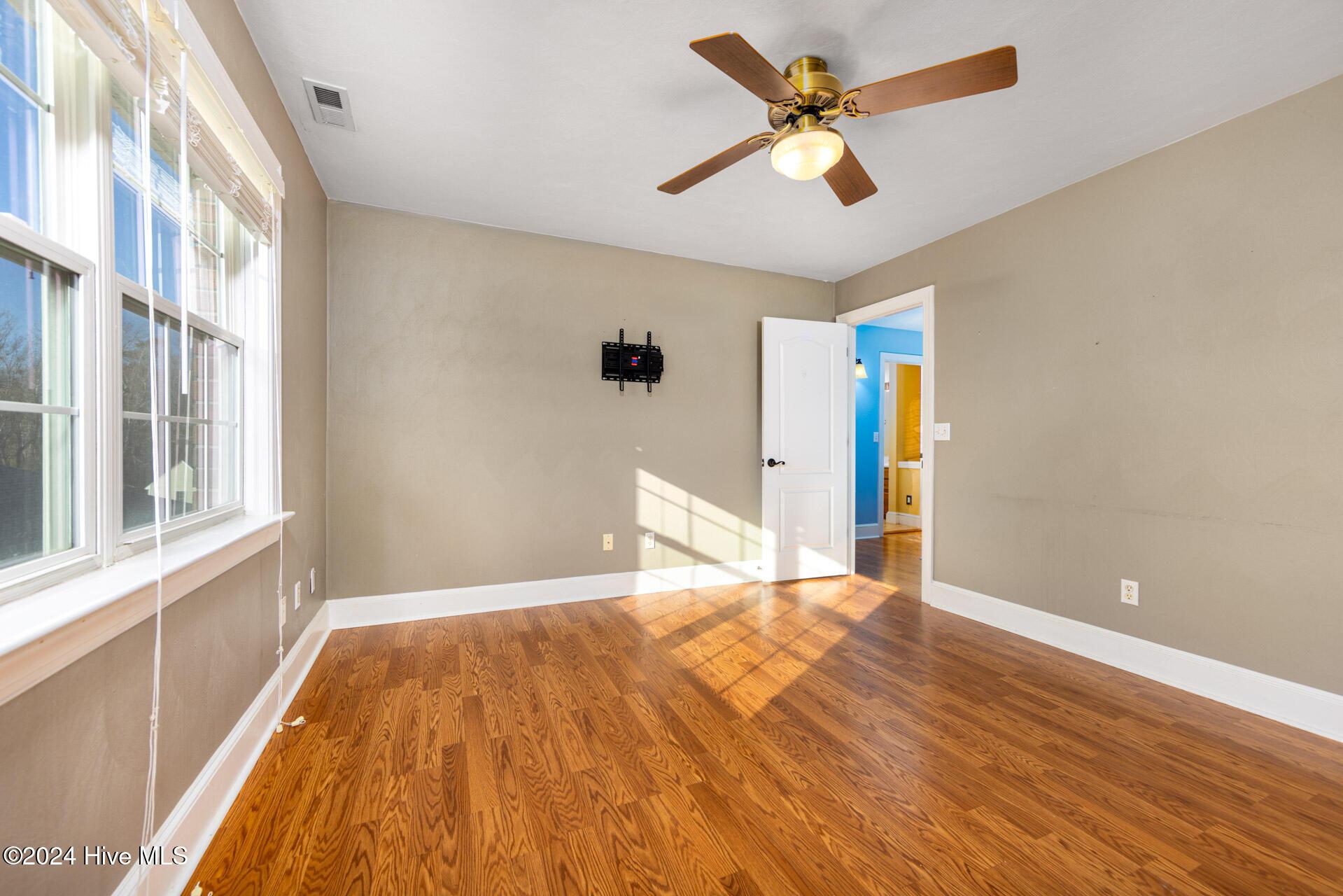 Currituck, North Carolina, 27929, United States, 4 Bedrooms Bedrooms, ,4 BathroomsBathrooms,Residential,For Sale,1849903
