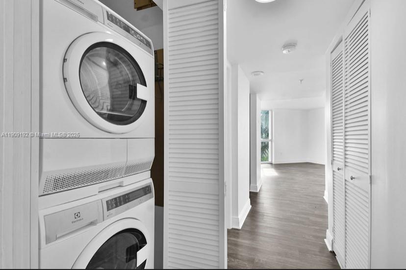 Miami Beach, Florida, 33139, United States, 2 Bedrooms Bedrooms, ,2 BathroomsBathrooms,Residential,For Sale,1988276